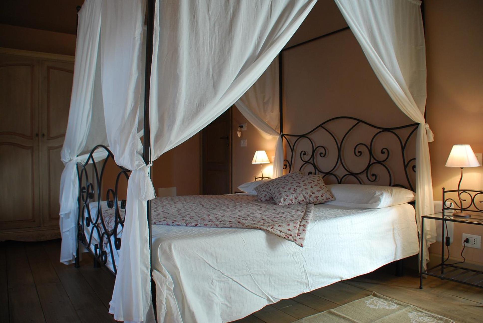 Deluxe Double Room with Extra Bed - Photo 1