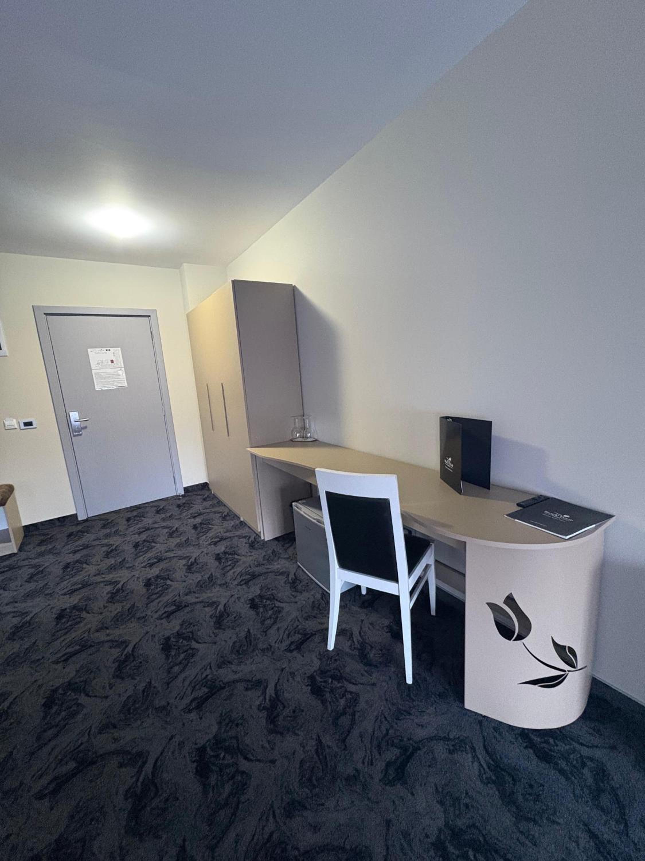 Suite with Spa Bath photo 3