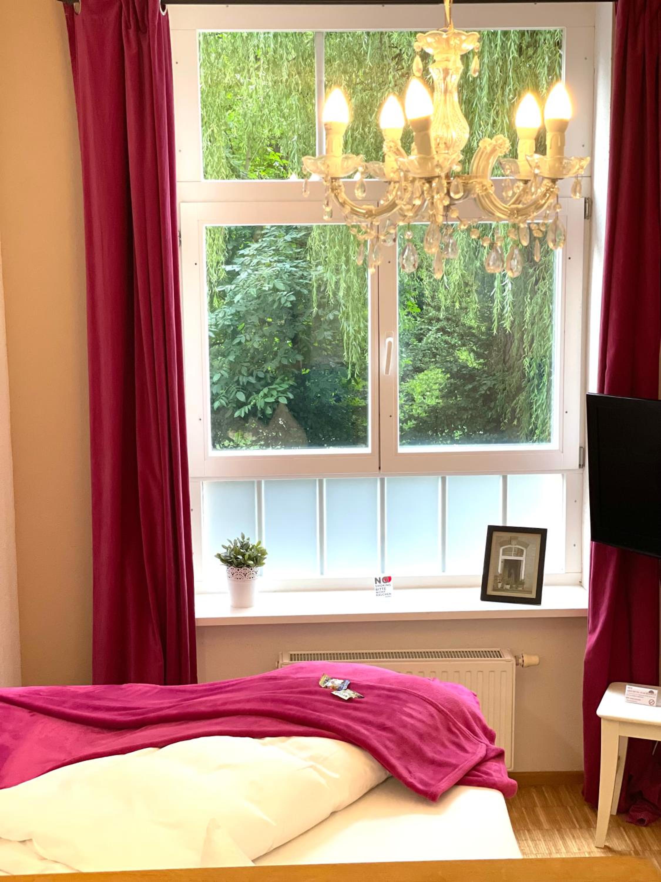 Small Single Room photo 1