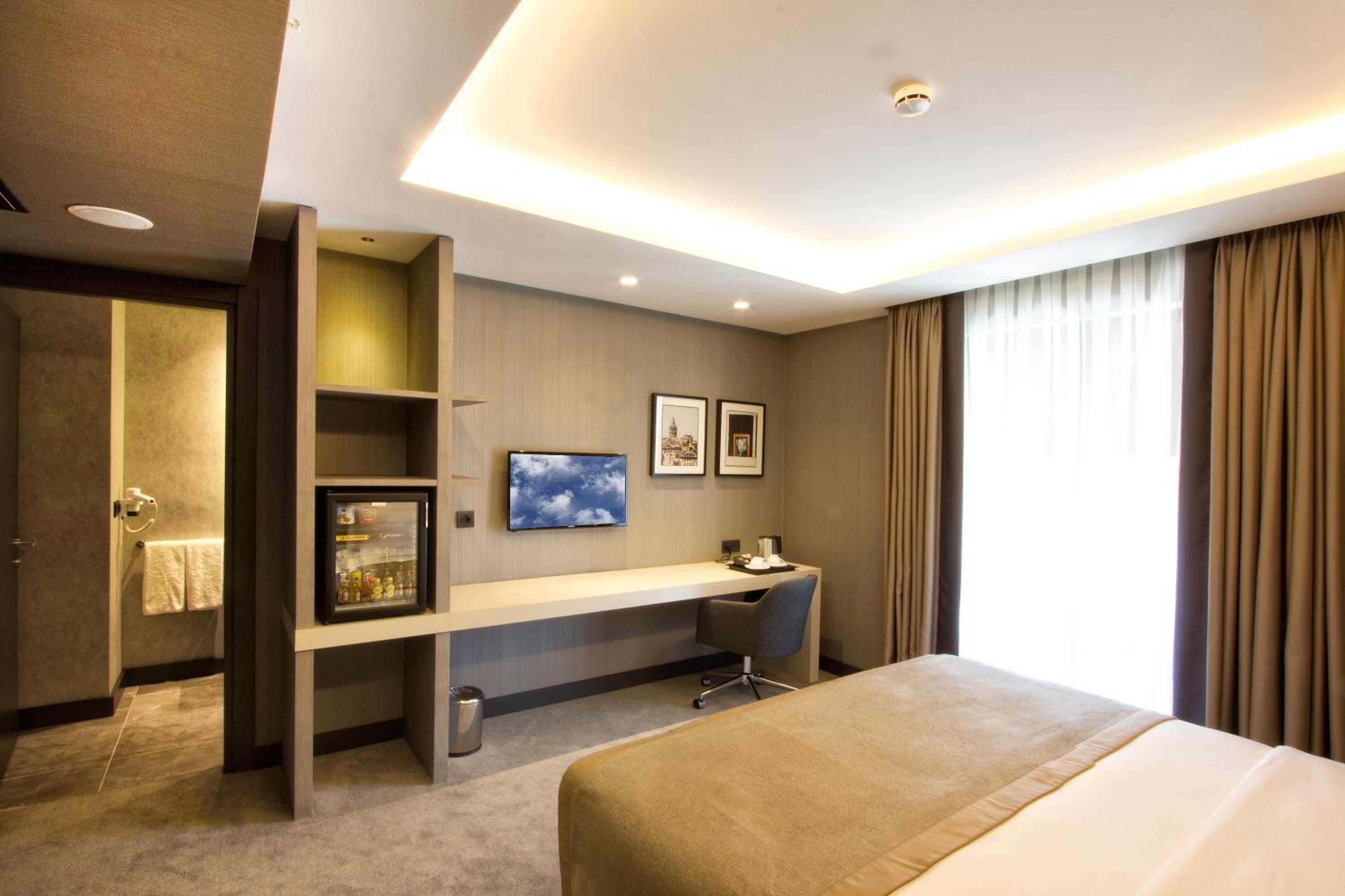 Standard Double or Twin Room photo 3