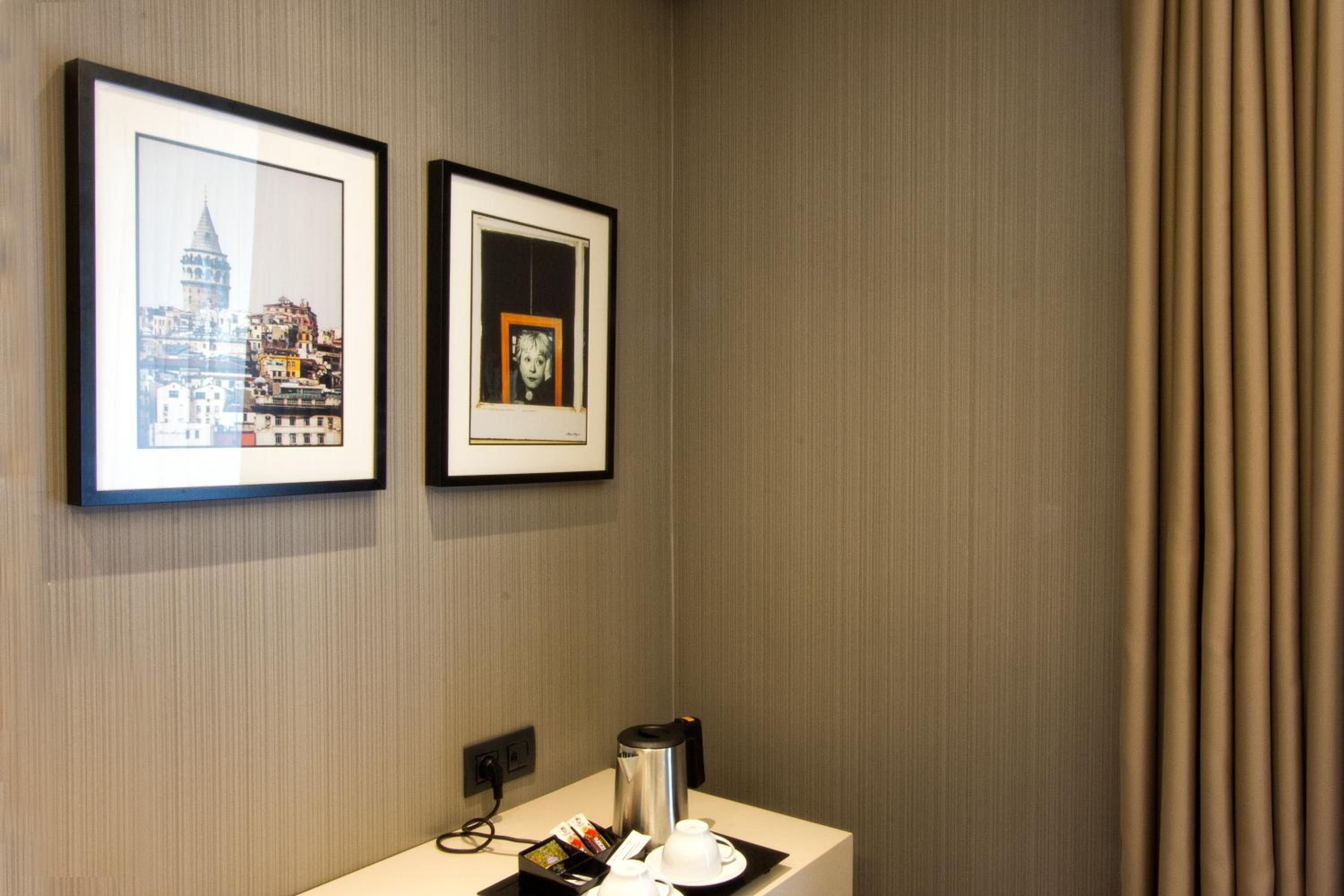 Standard Double or Twin Room photo 2