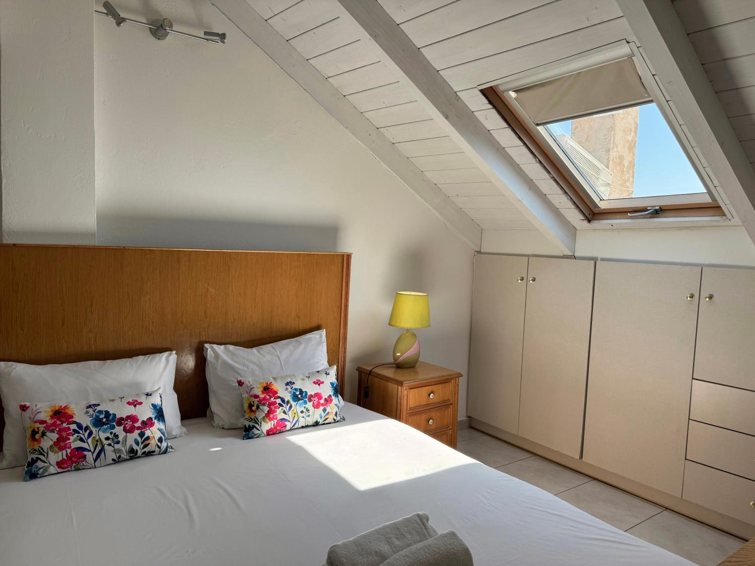 Two-Bedroom Deluxe Apartment with Ocean View photo 2