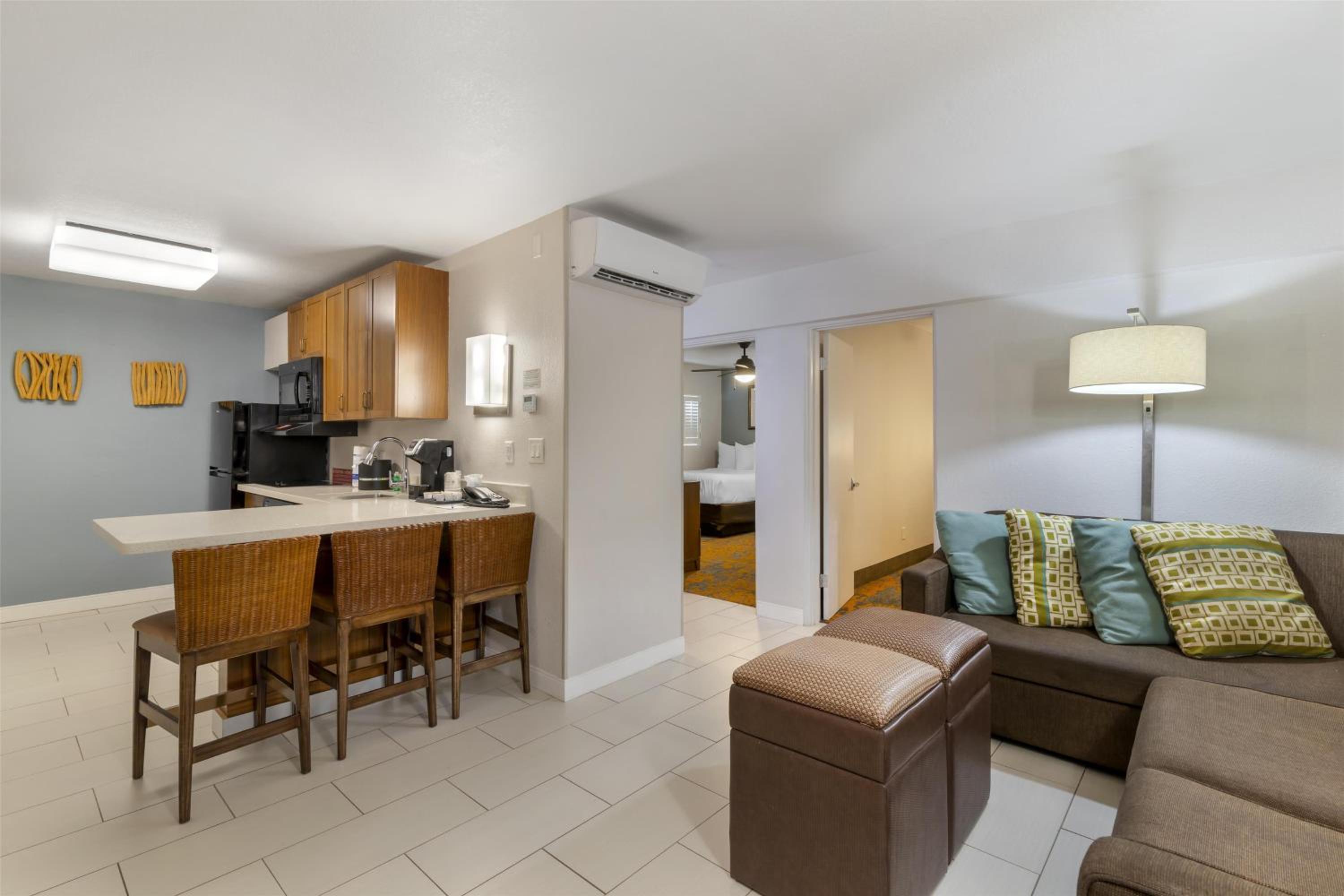Two-Bedroom Suite with One King and Two Double Beds, Sofa Bed and Full Kitchen - Non-Smoking - Photo 1