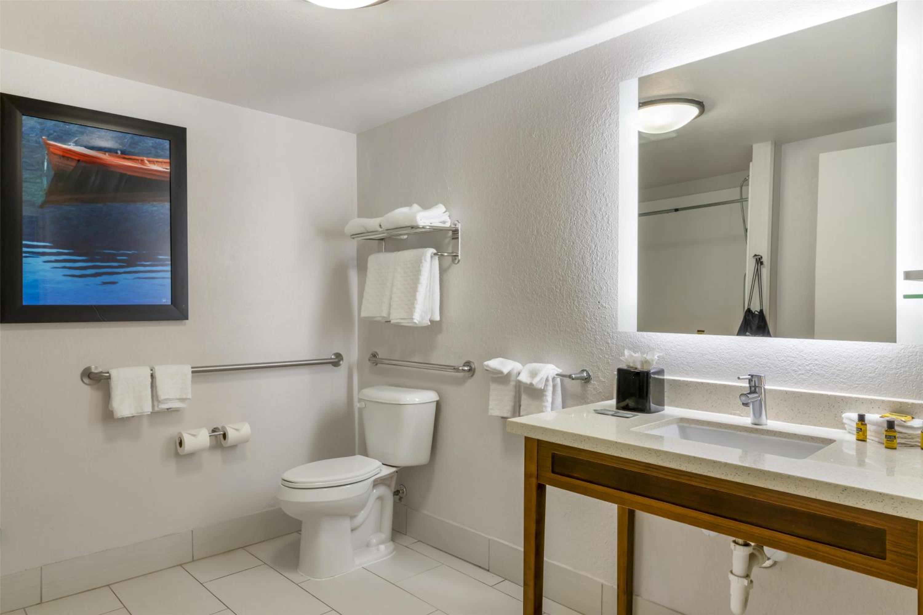 Room with Two Double Beds and Roll-In Shower - Disability Access/Non-Smoking - Photo 4