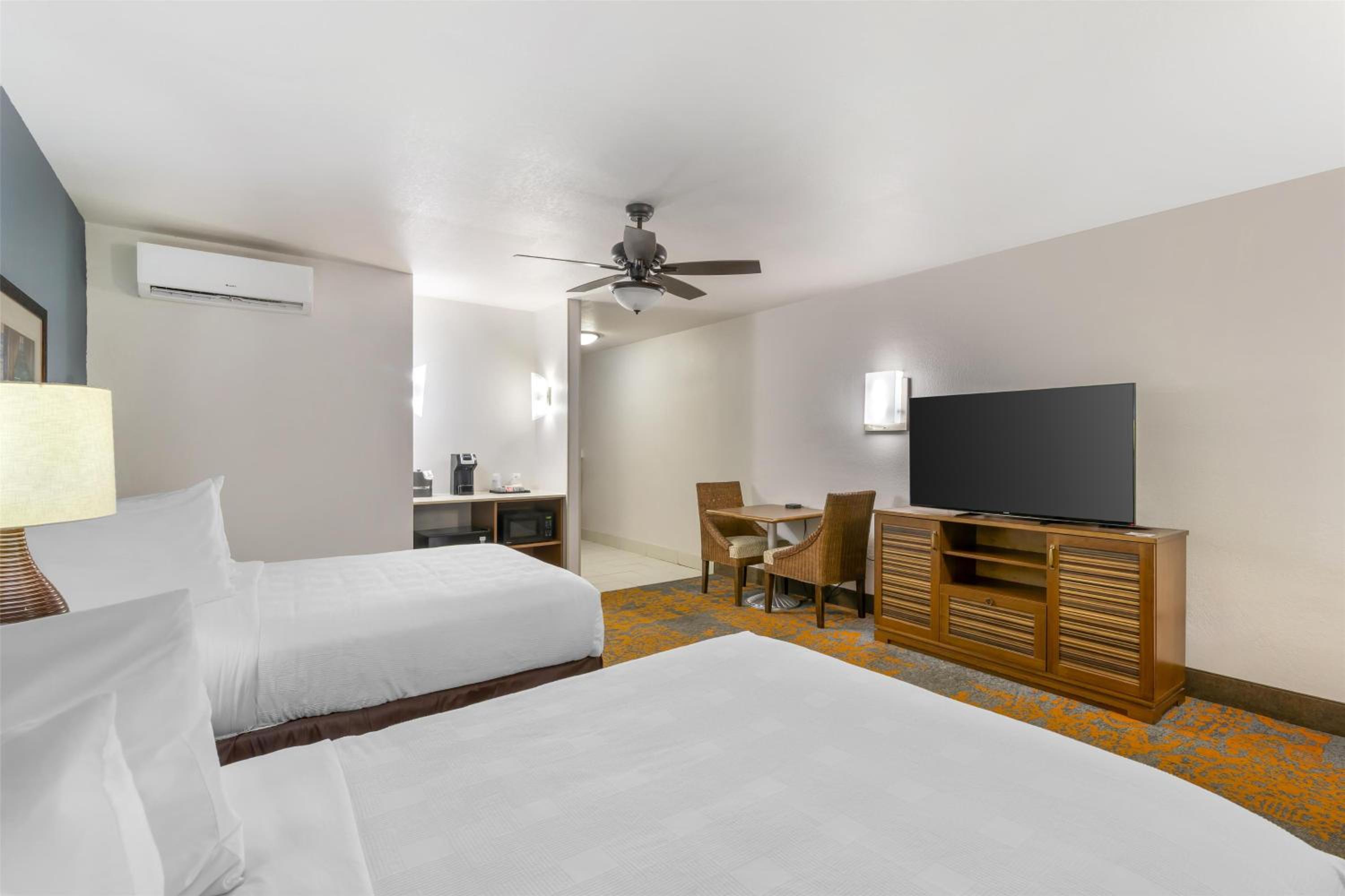 Room with Two Double Beds and Roll-In Shower - Disability Access/Non-Smoking - Photo 2