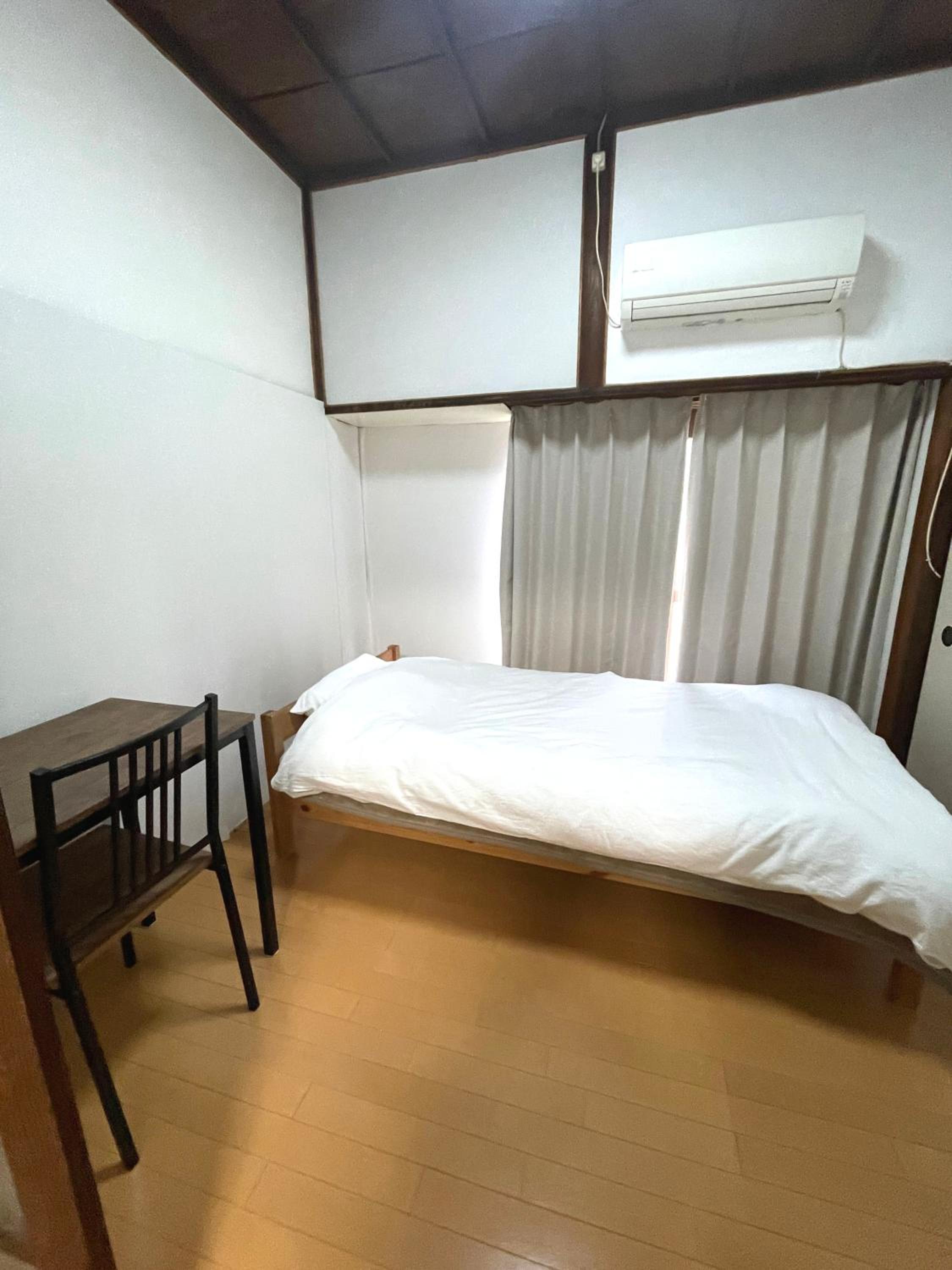 Single Room photo 2