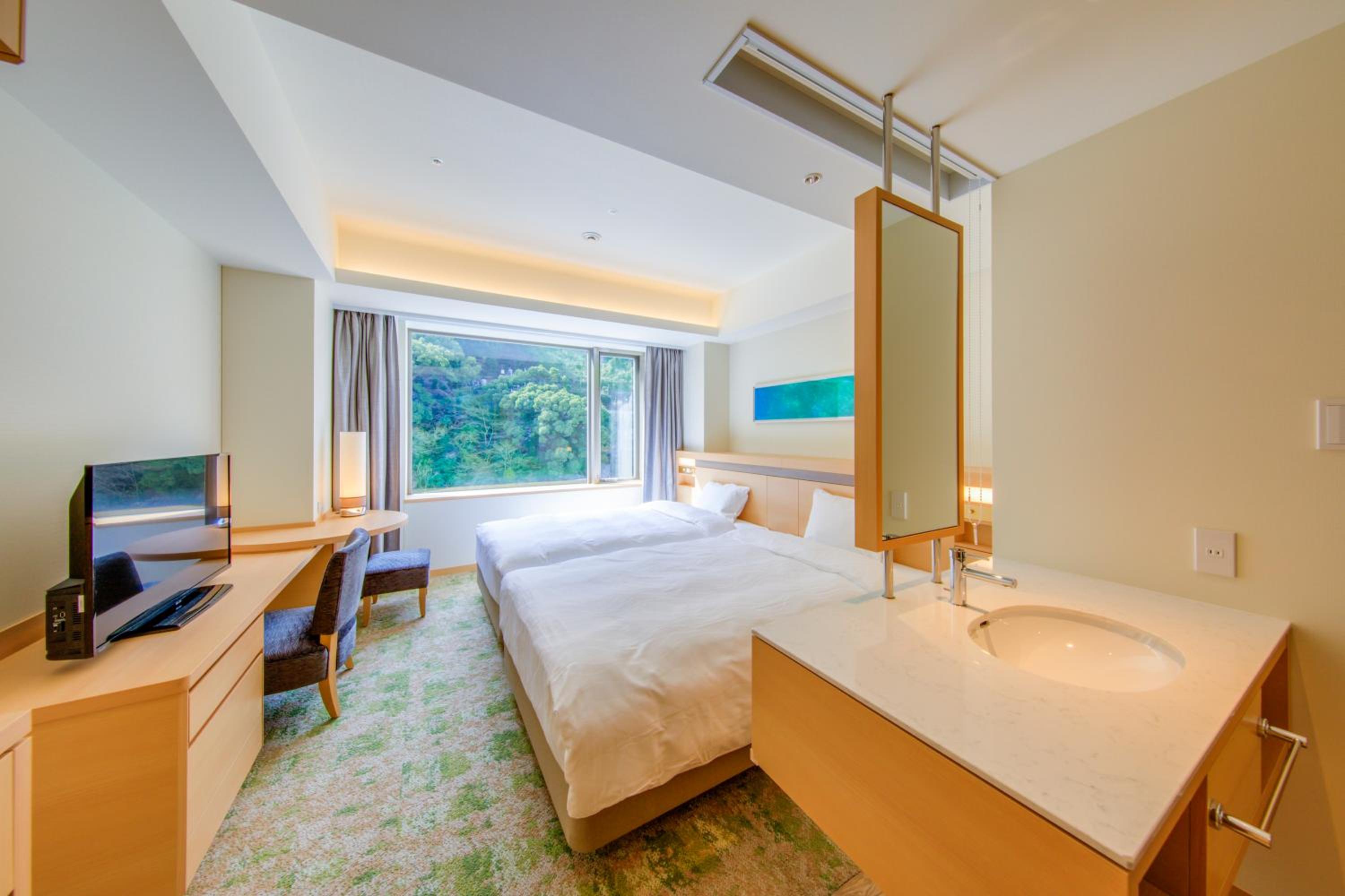 AQUA SQUARE Courtyard Twin Room
