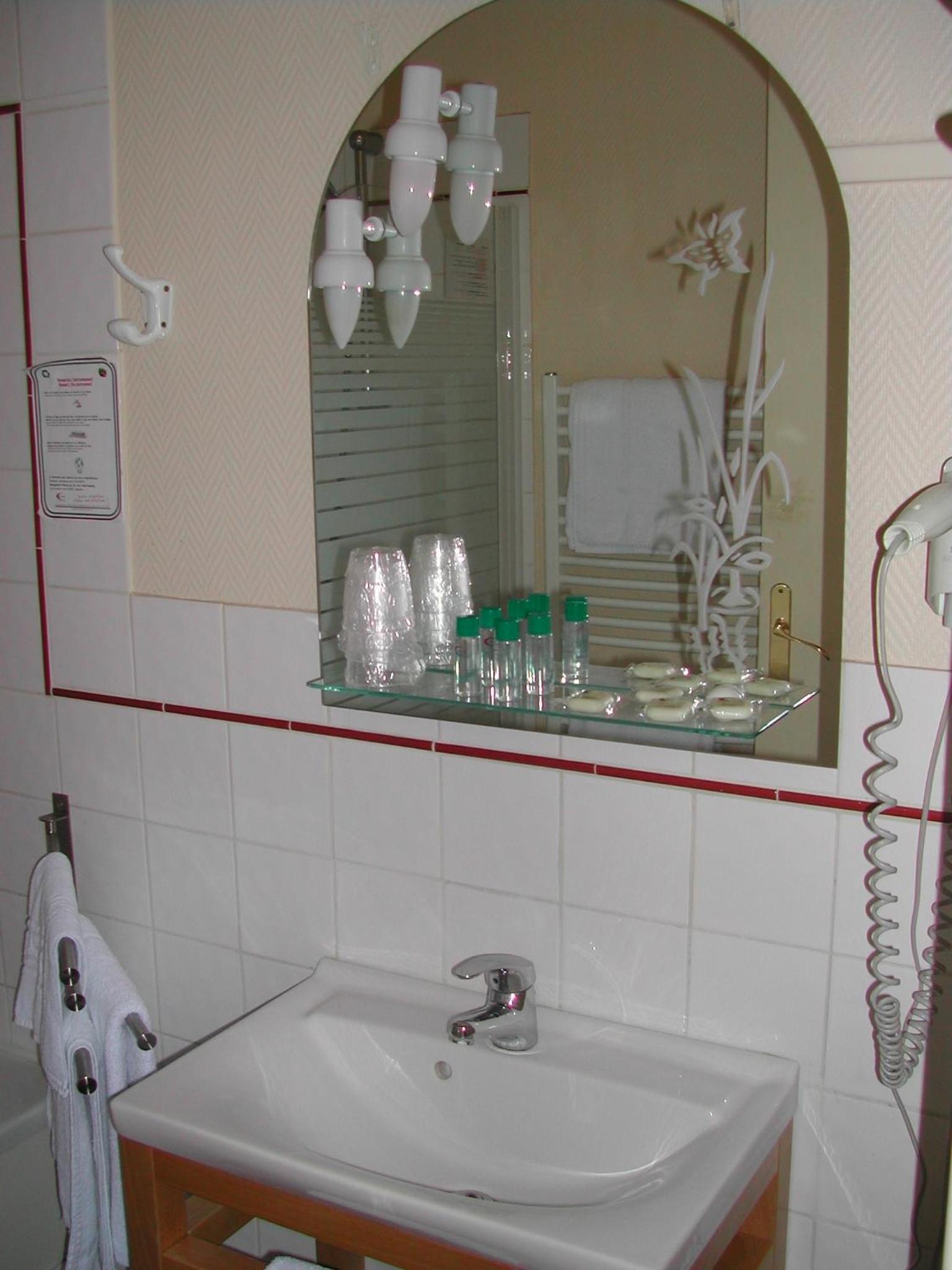 Quadruple Room - Photo 3