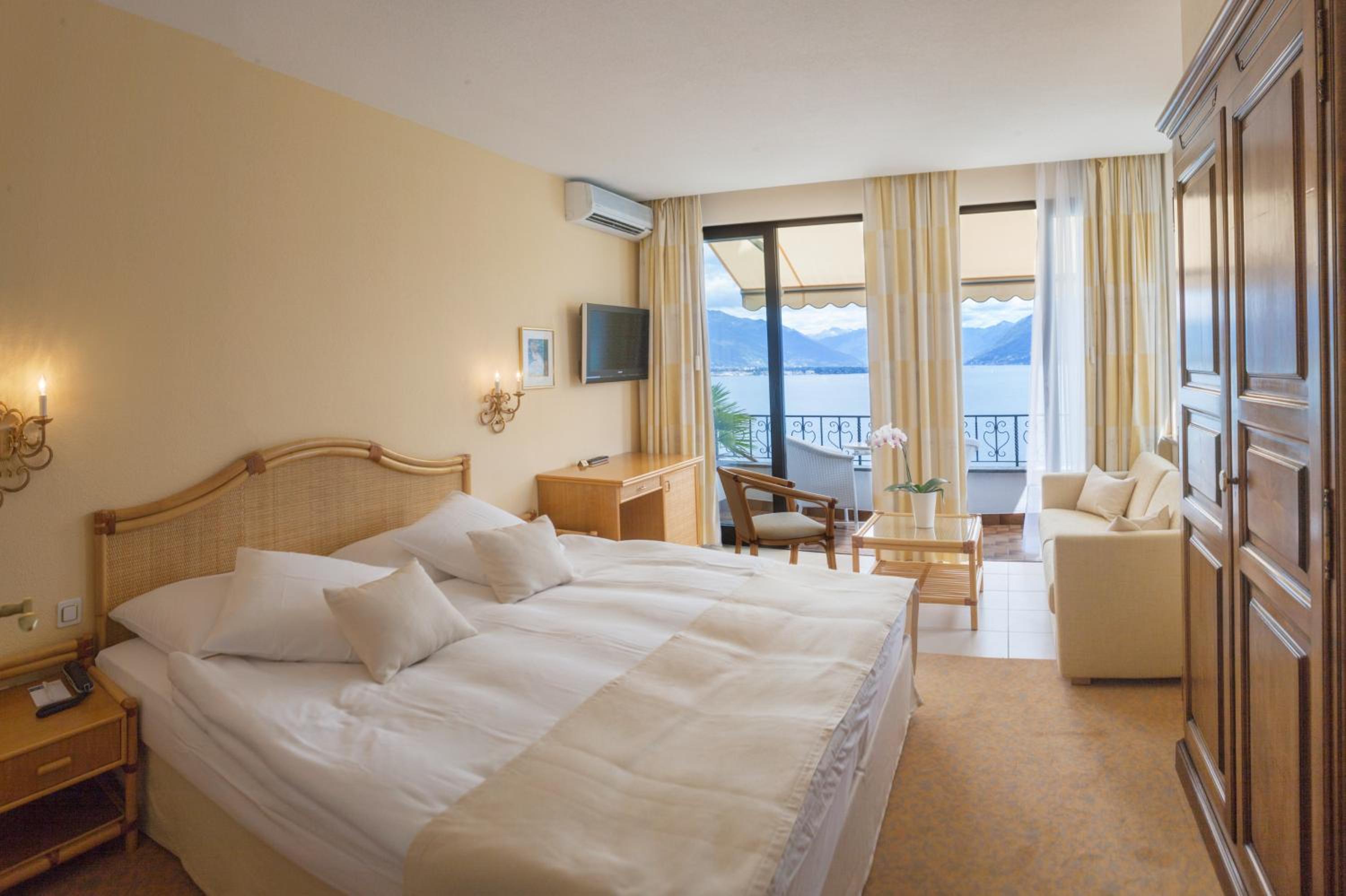 Comfort Double with Balcony and Lake View