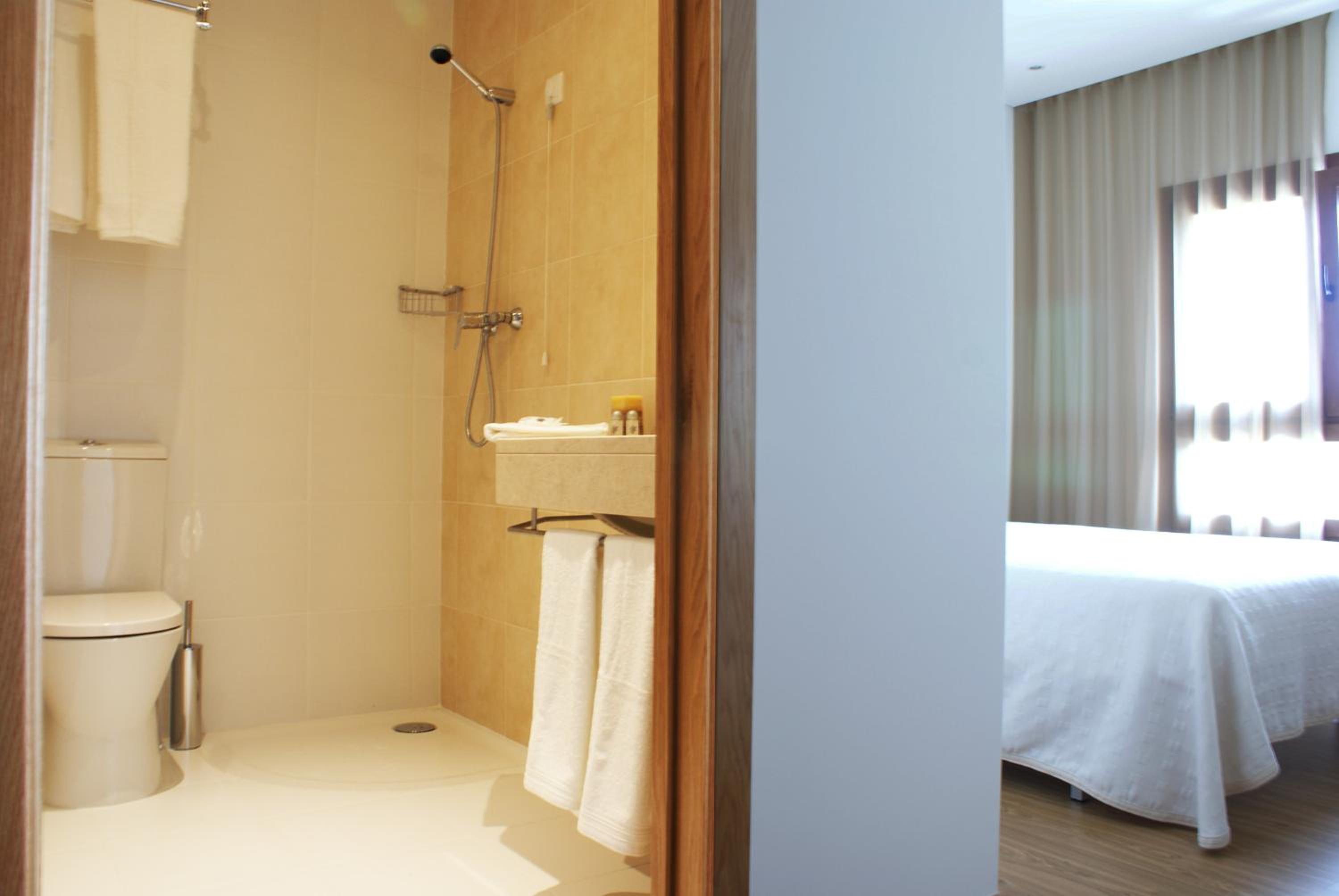 Double or Twin Room photo 3