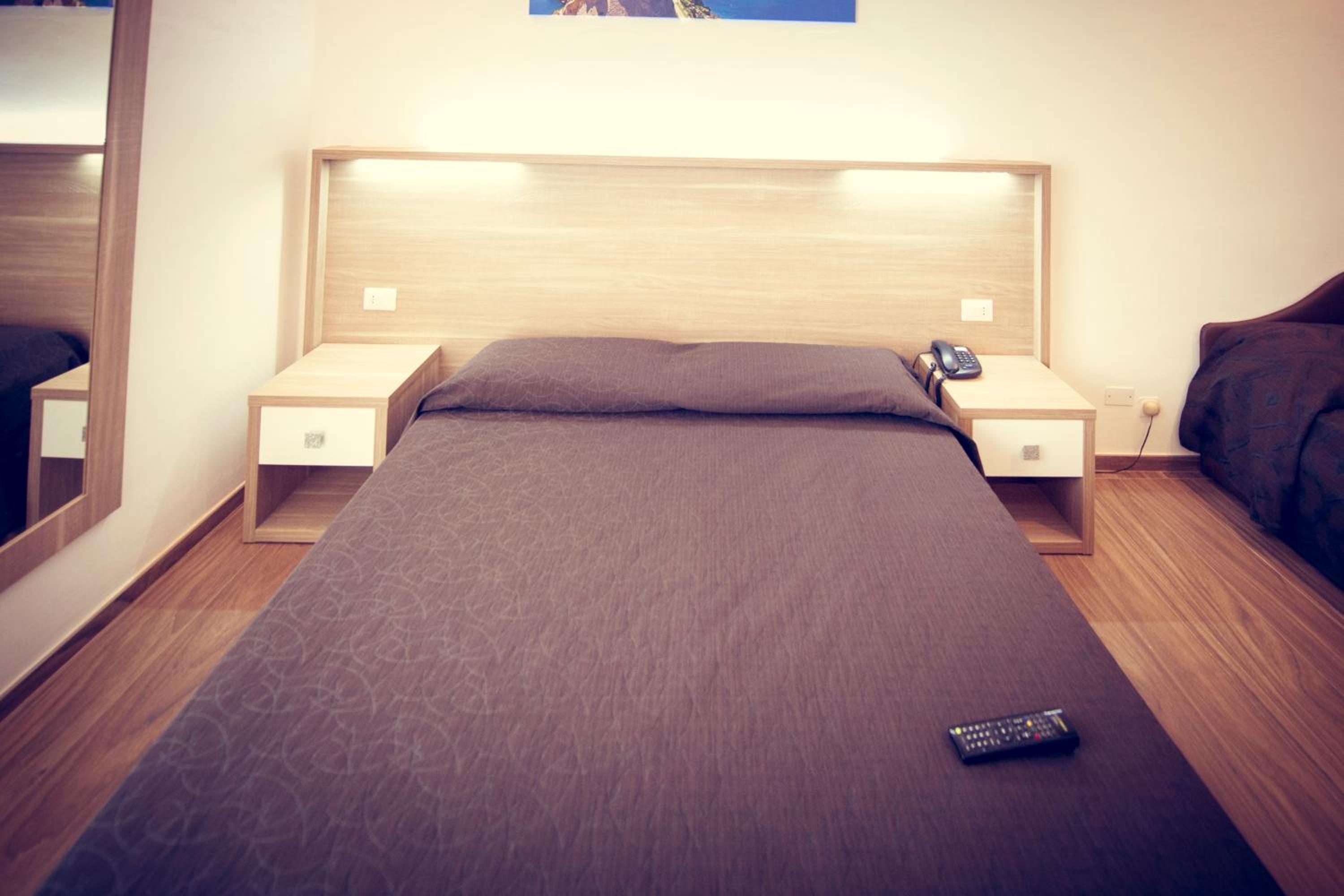 Superior Double or Twin Room - Photo 6