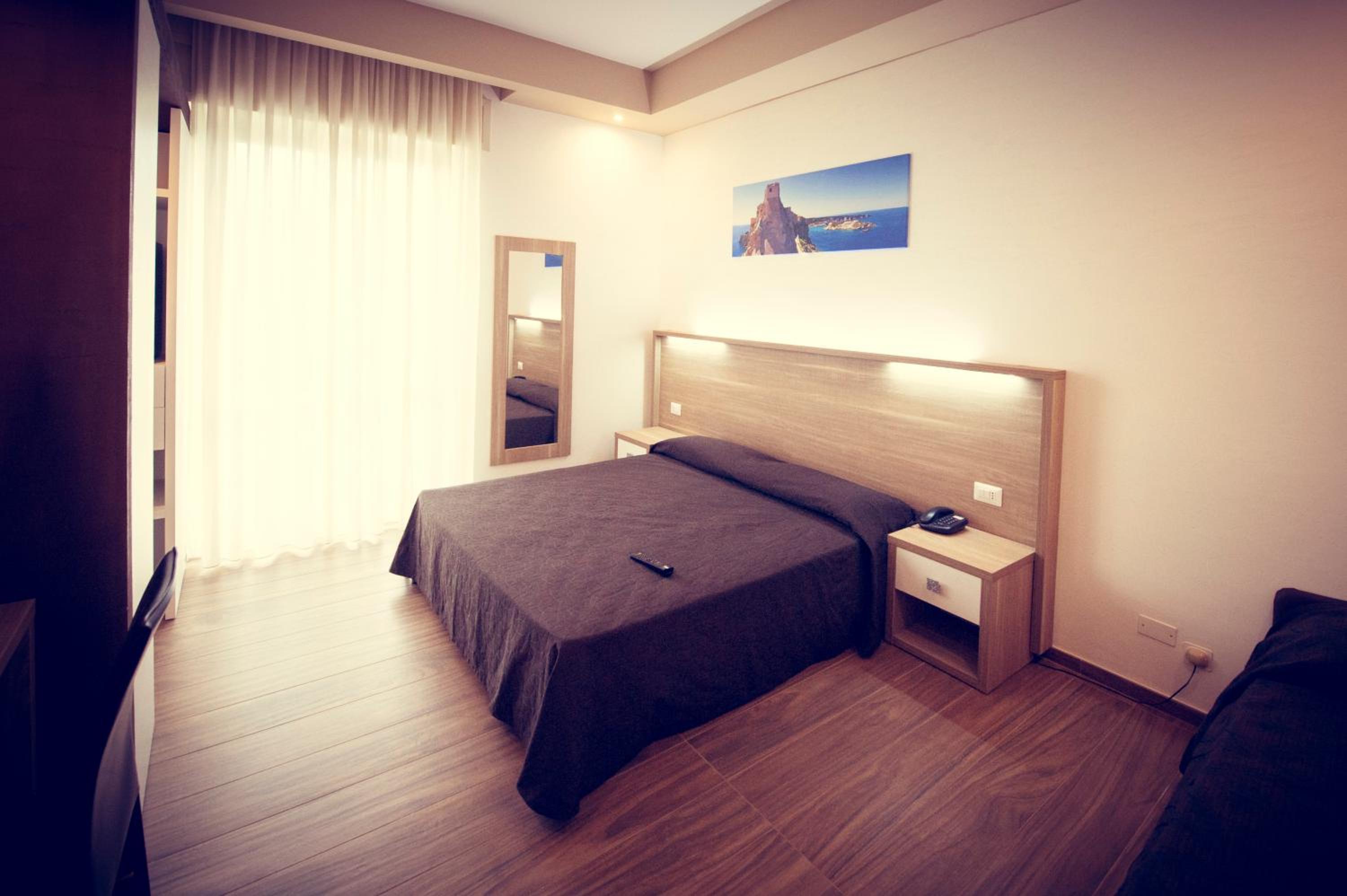 Superior Double or Twin Room - Photo 24