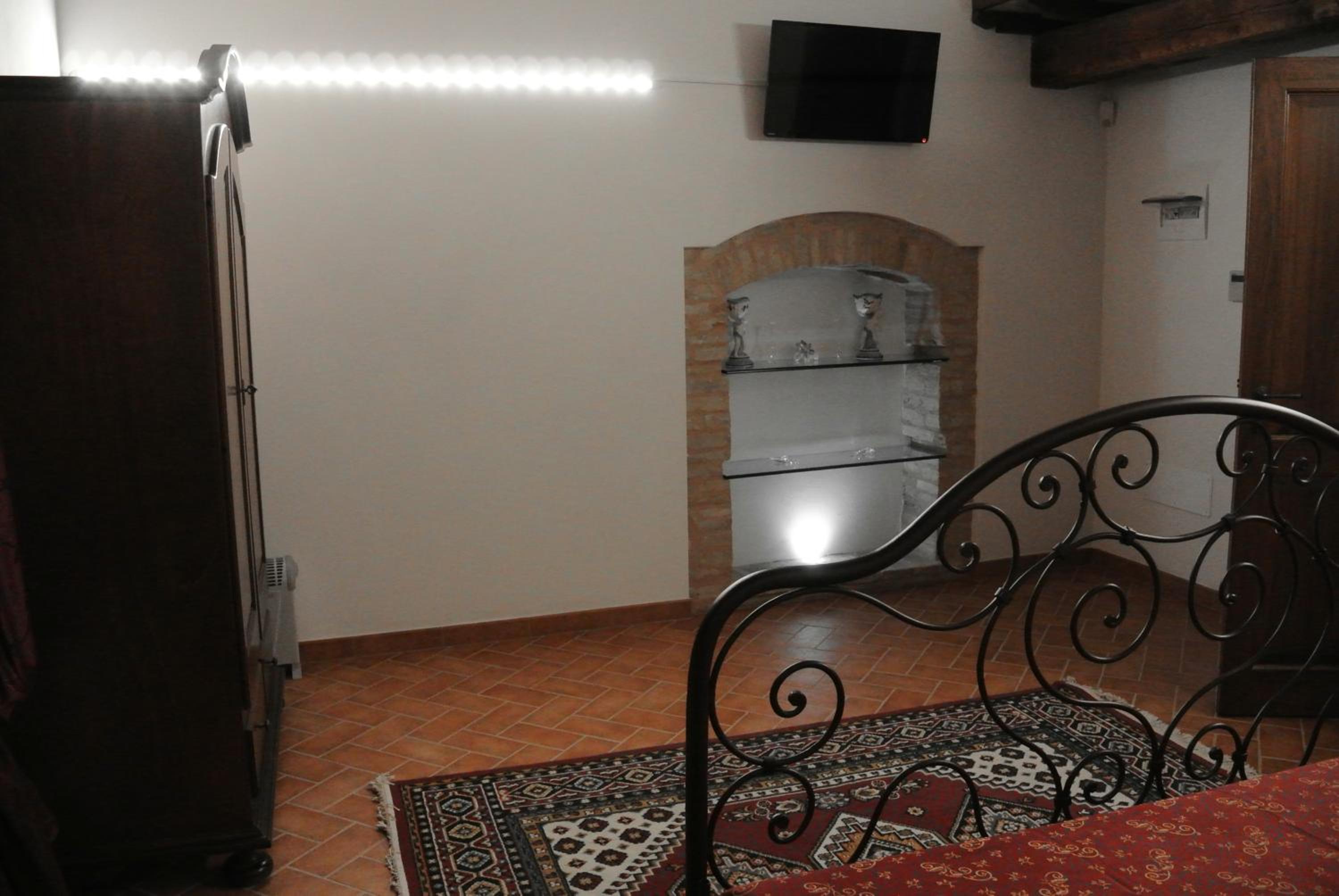 Large Double or Twin Room - Photo 5
