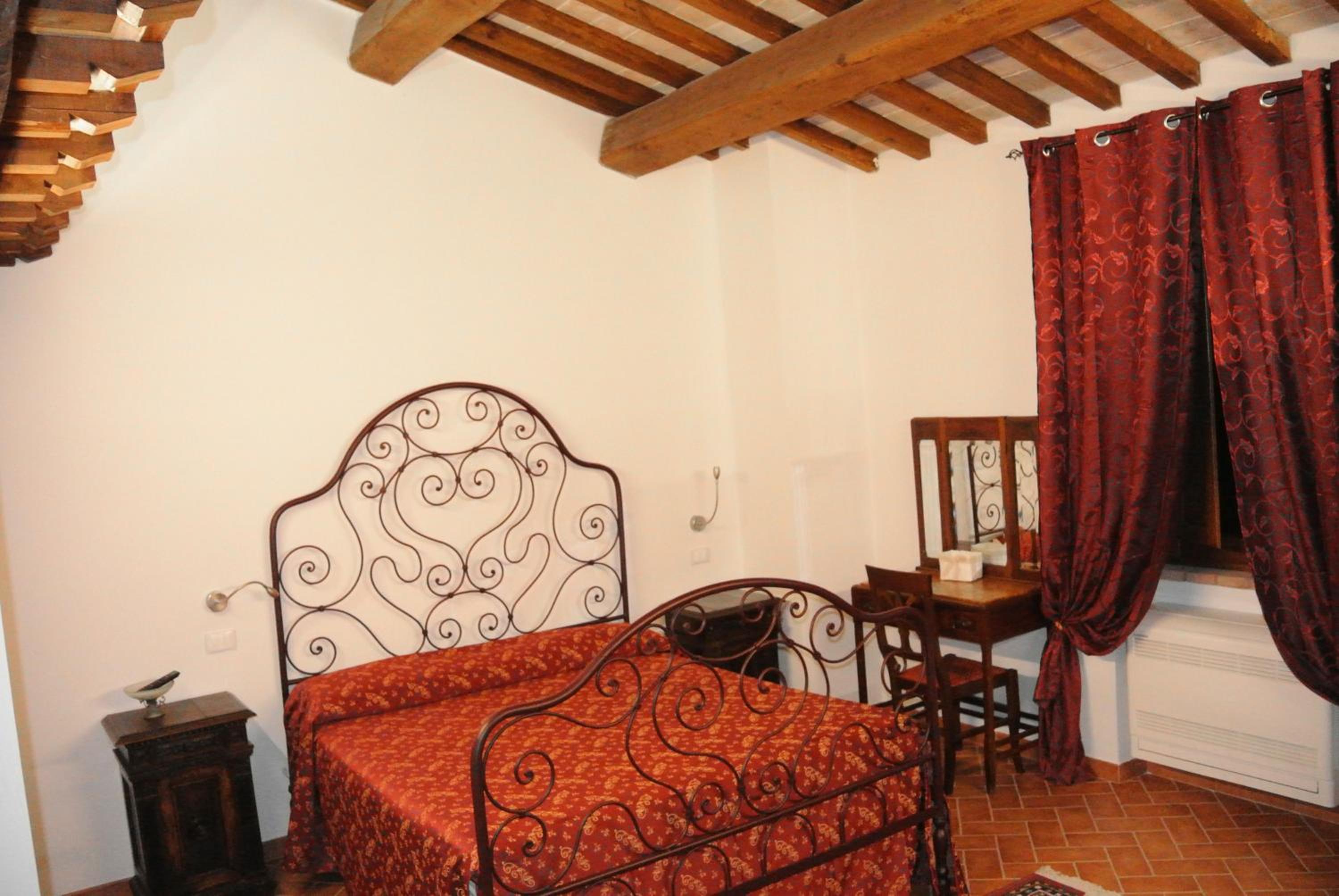 Large Double or Twin Room - Photo 6