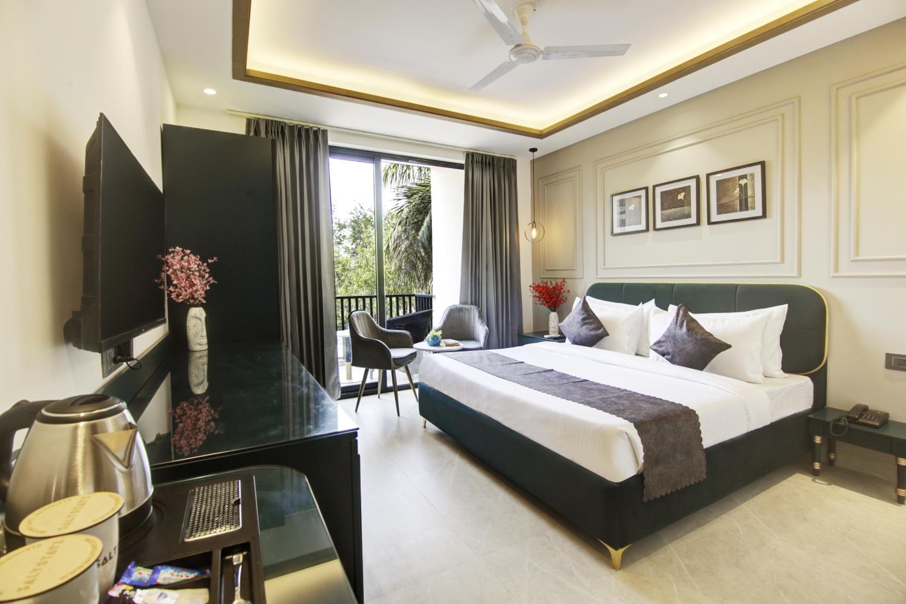 Day Use Room for 6 Hours, From 10 AM to 6 PM