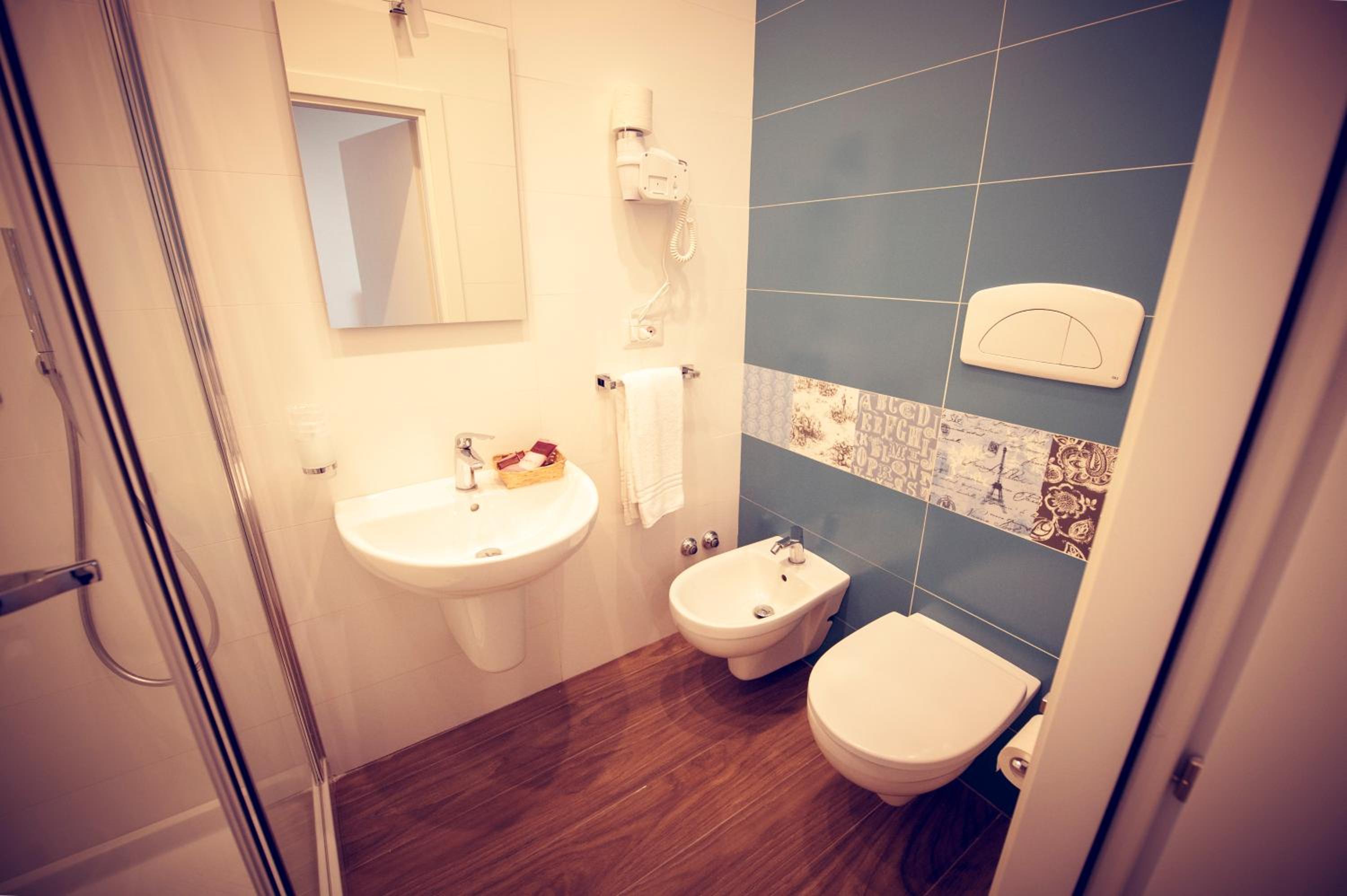 Superior Double or Twin Room - Photo 21