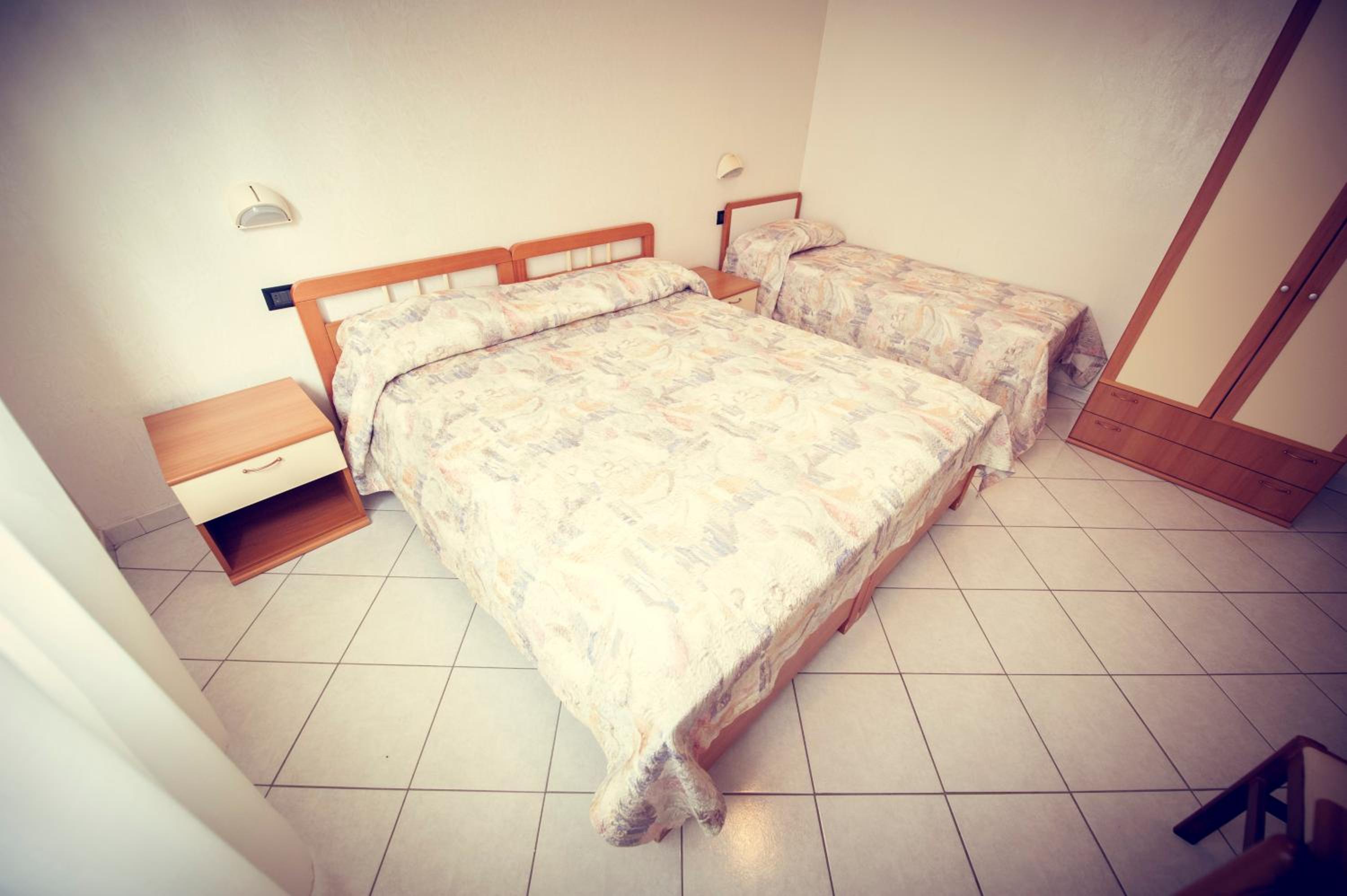 Economy Triple Room - Photo 1