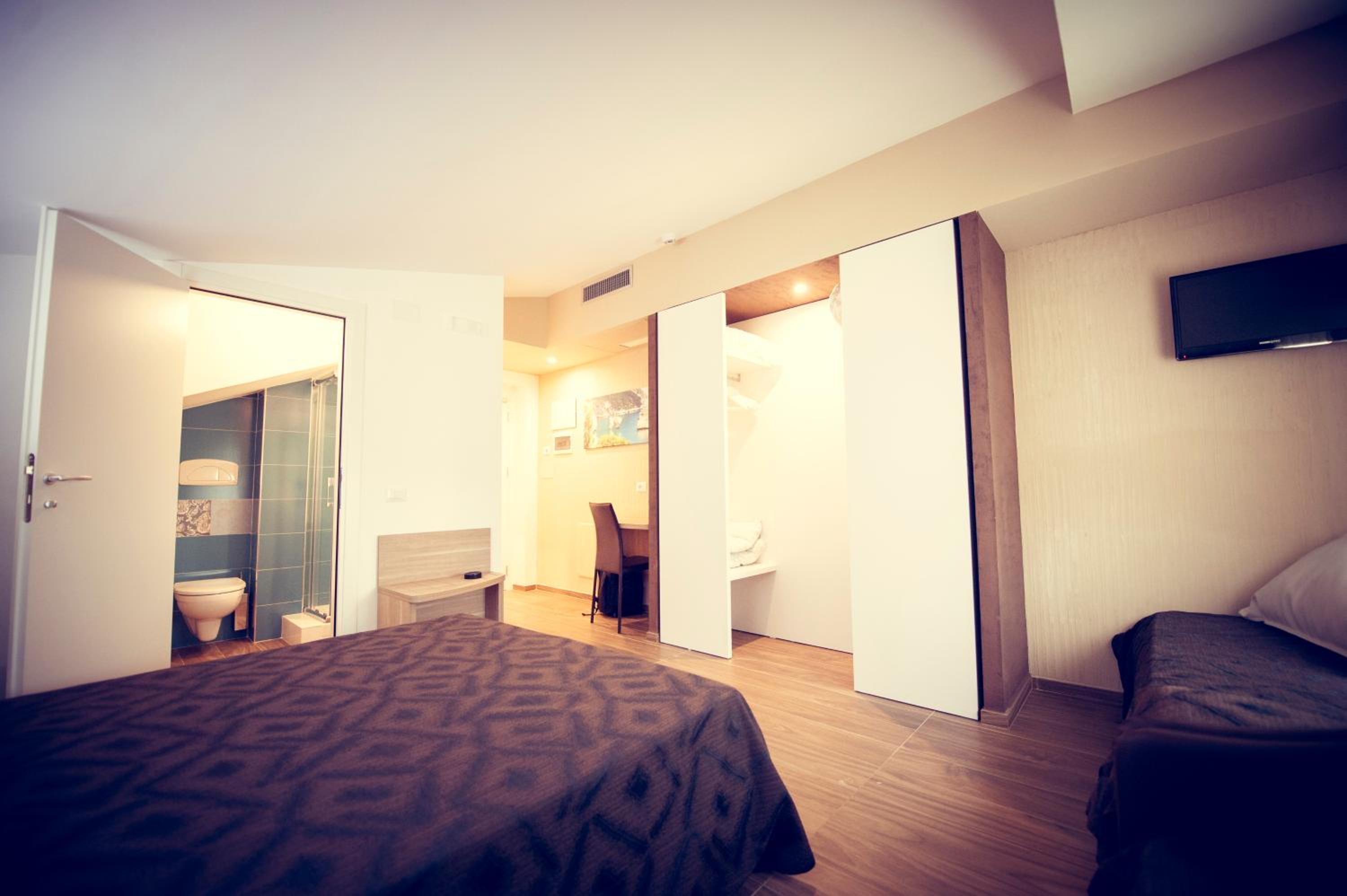 Superior Double or Twin Room - Photo 29