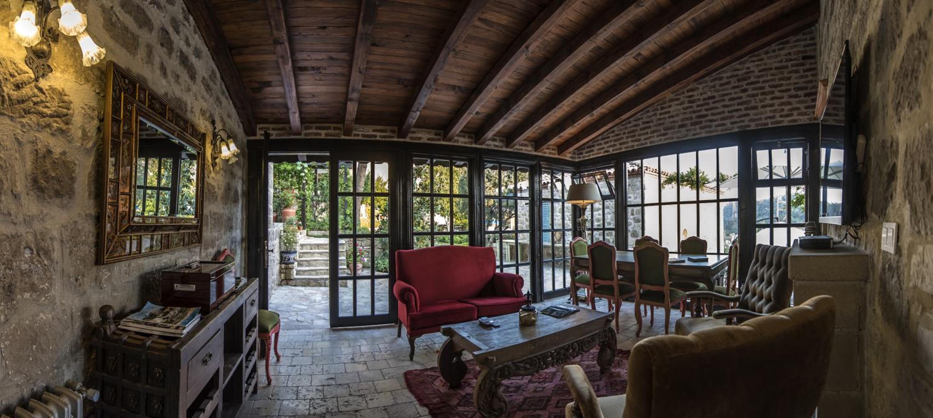 Deluxe Double Room with Balcony photo 2