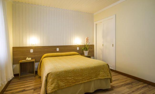 Double or Twin Room - Photo 12