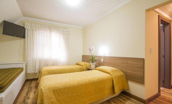 Double or Twin Room - Photo 7