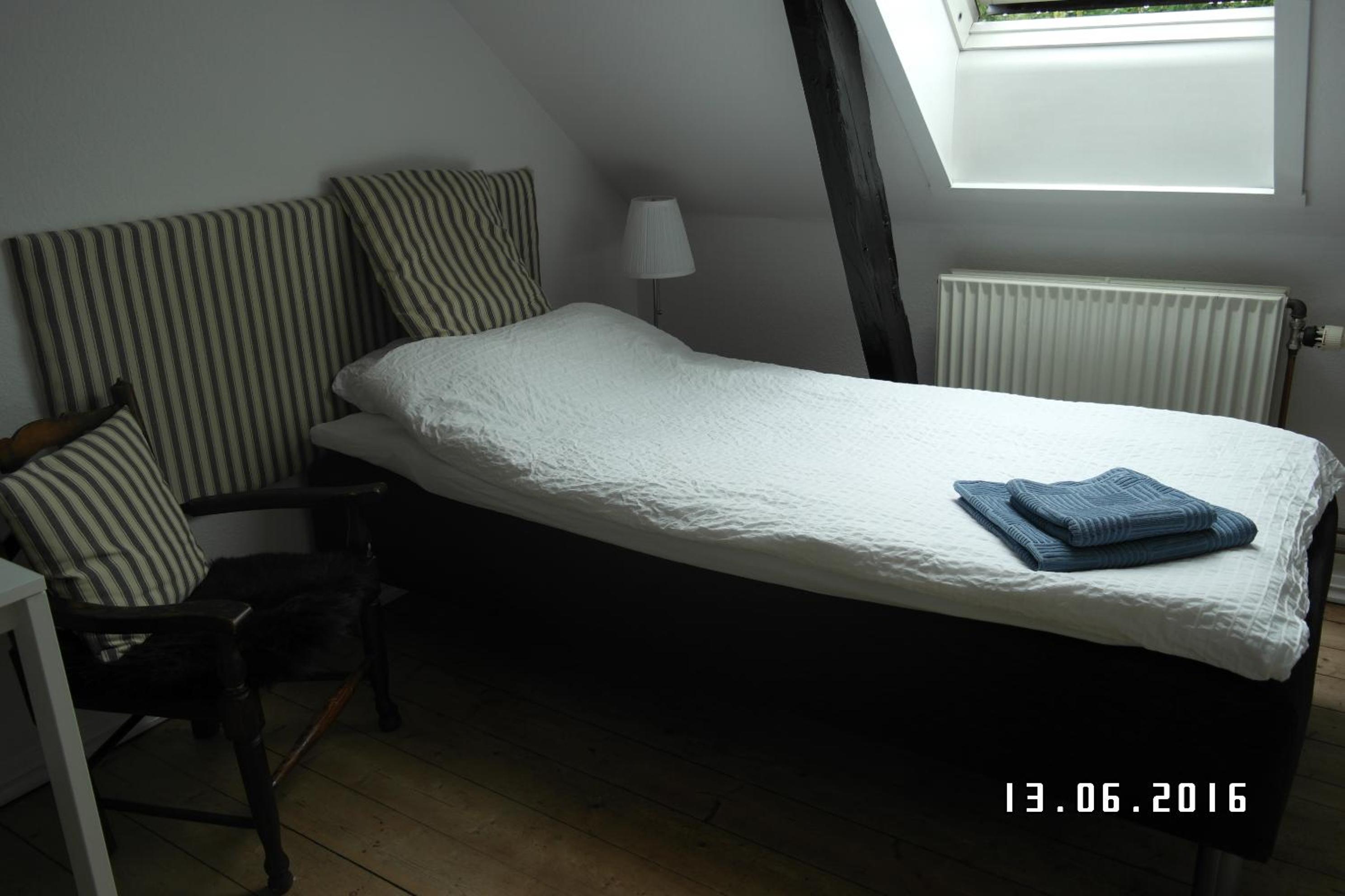 Single Room photo 3