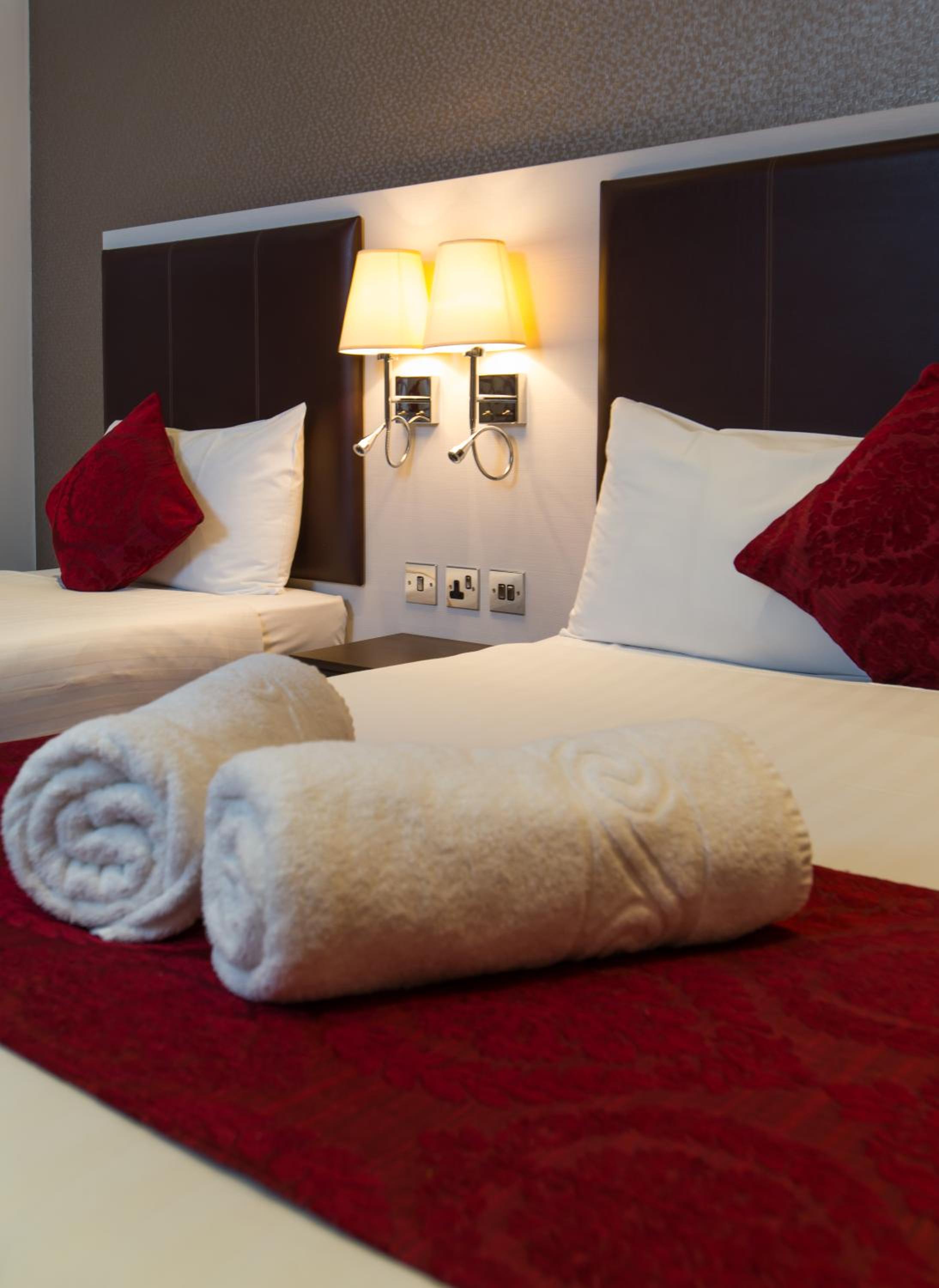 Standard Room with One Double Bed and One Single Bed - Non-Smoking photo 1