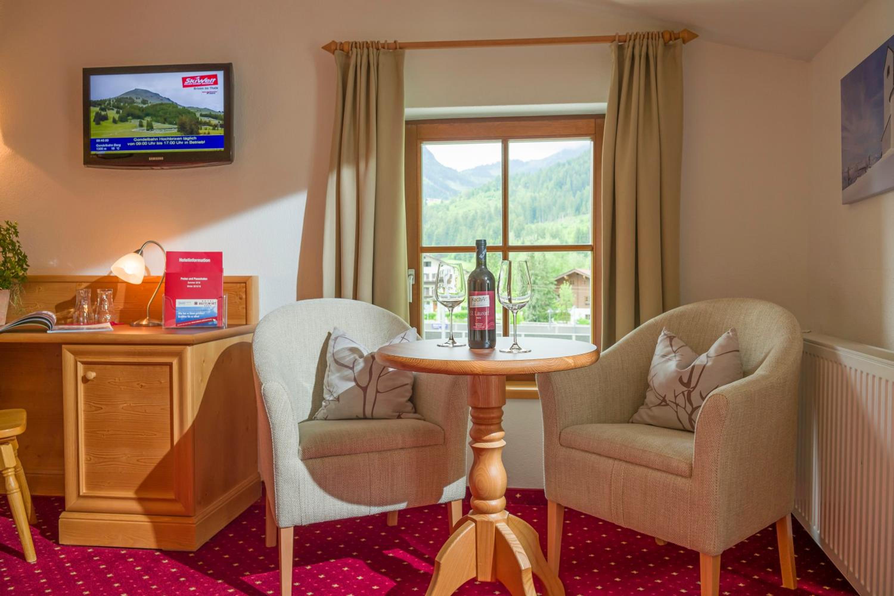 Family Room (2 Adults + 1 Child)
