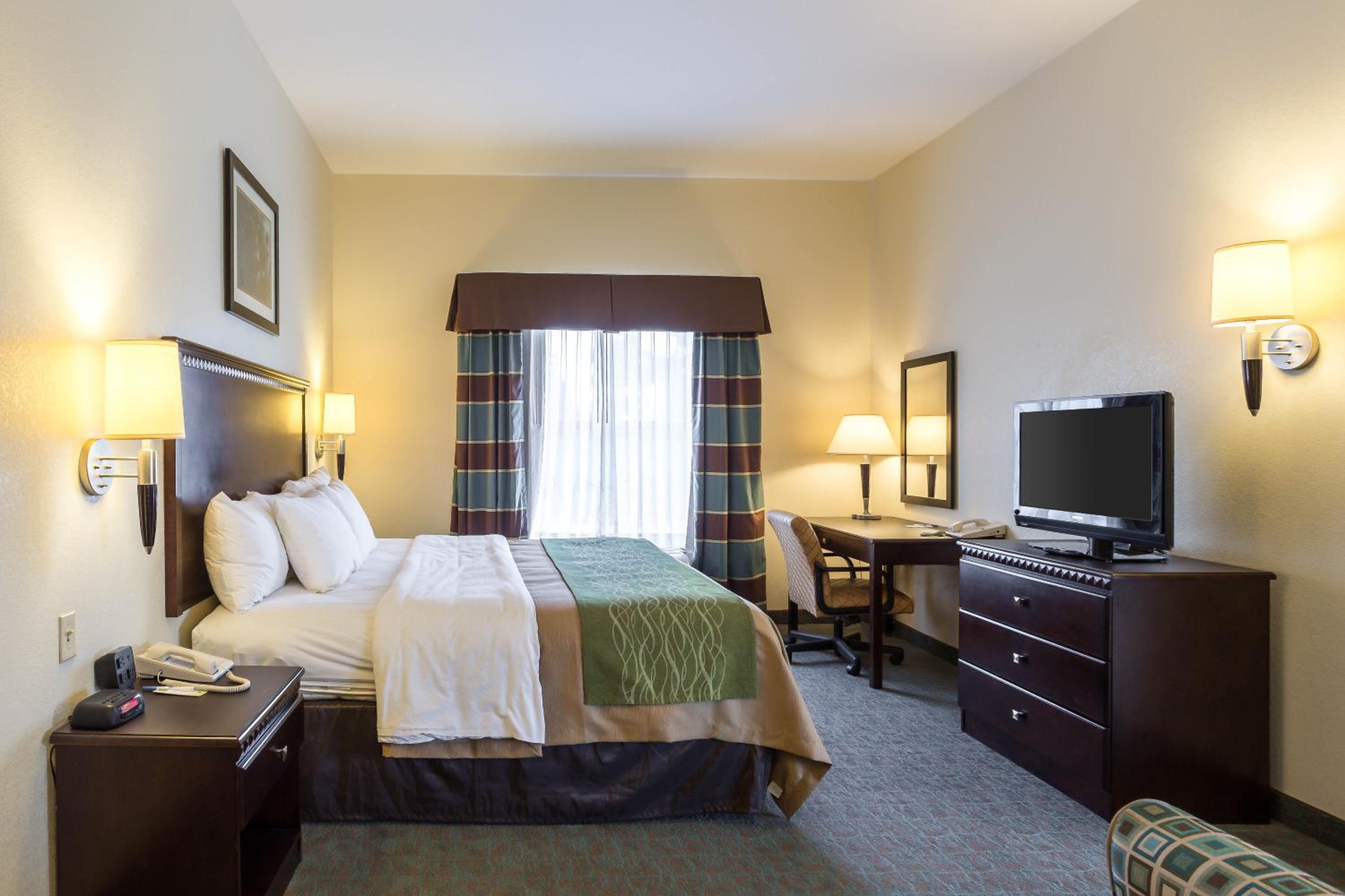 King Room - Accessible/Non-Smoking - Photo 1