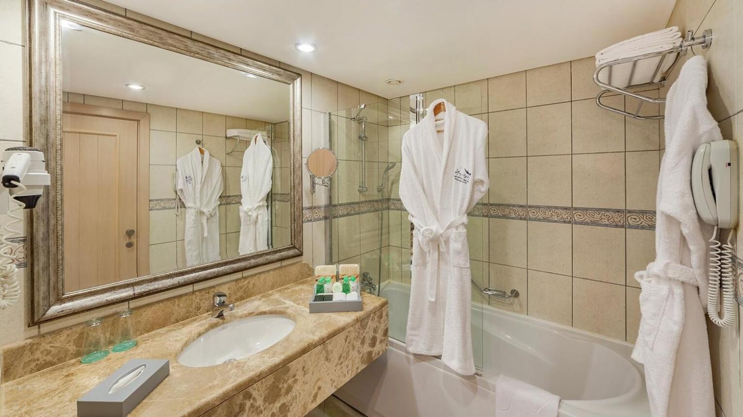 Superior Double or Twin Room photo 2