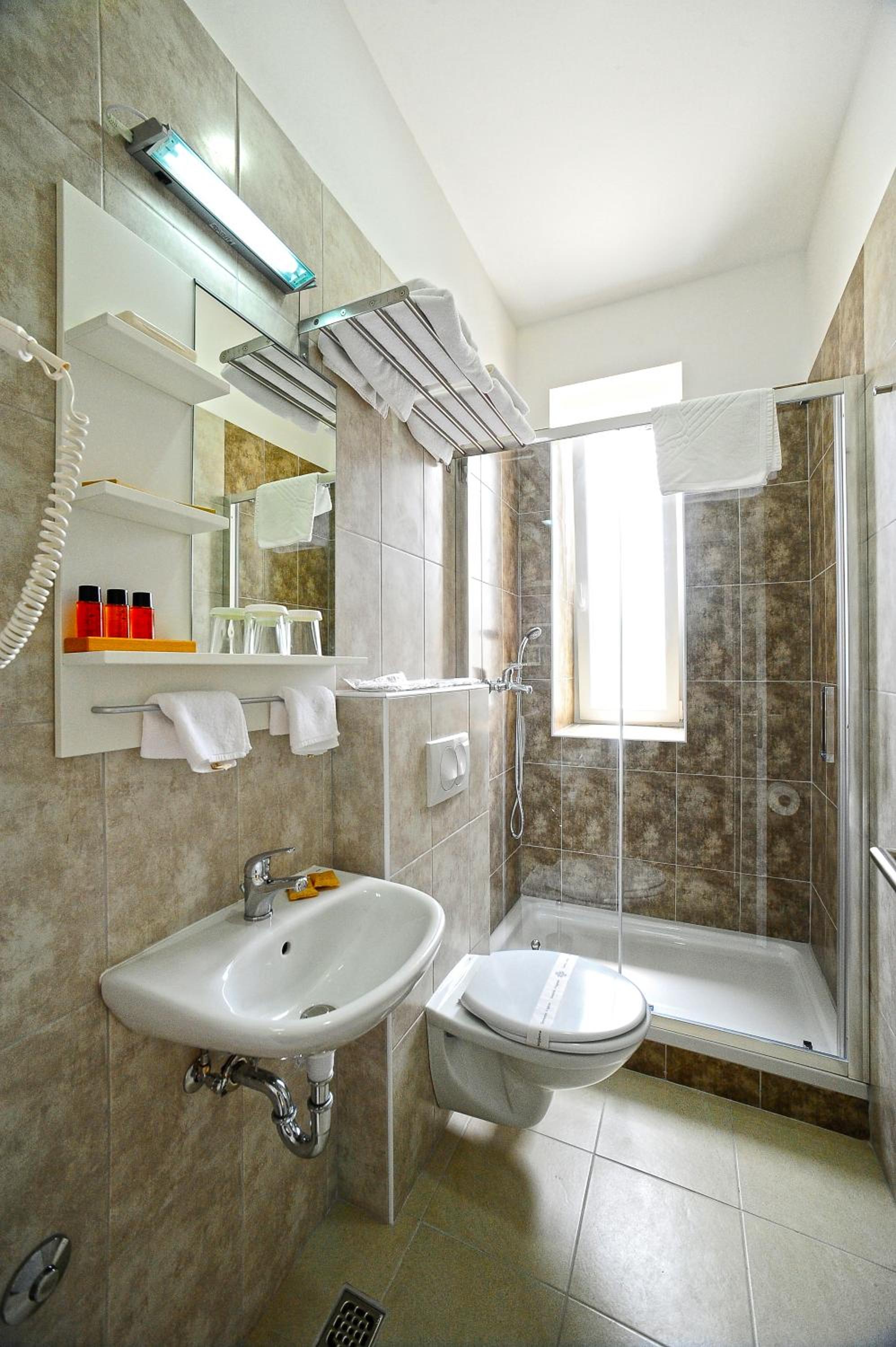 Deluxe Double or Twin Room with Balcony photo 2