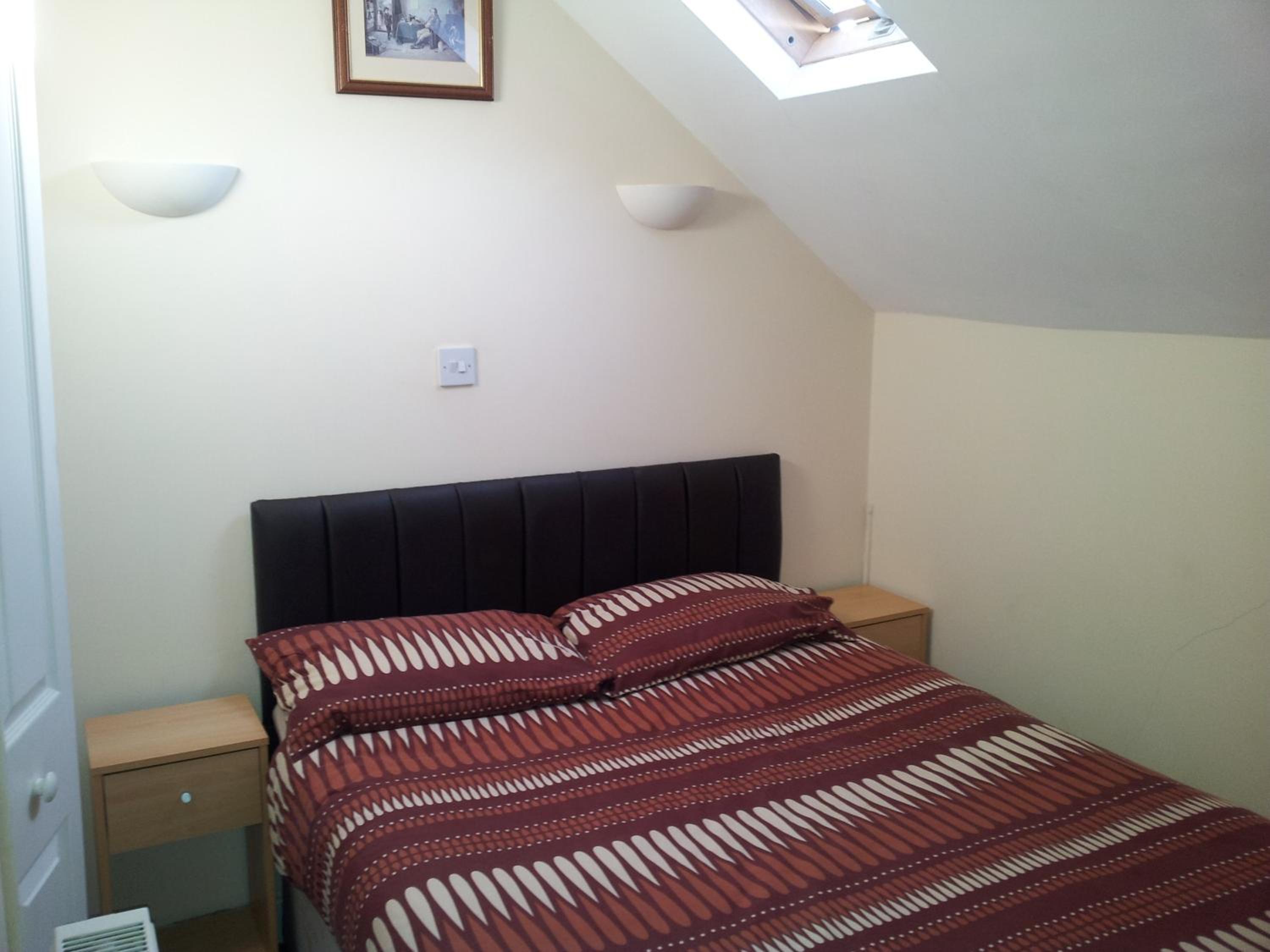 Single Room with Private Bathroom photo 1