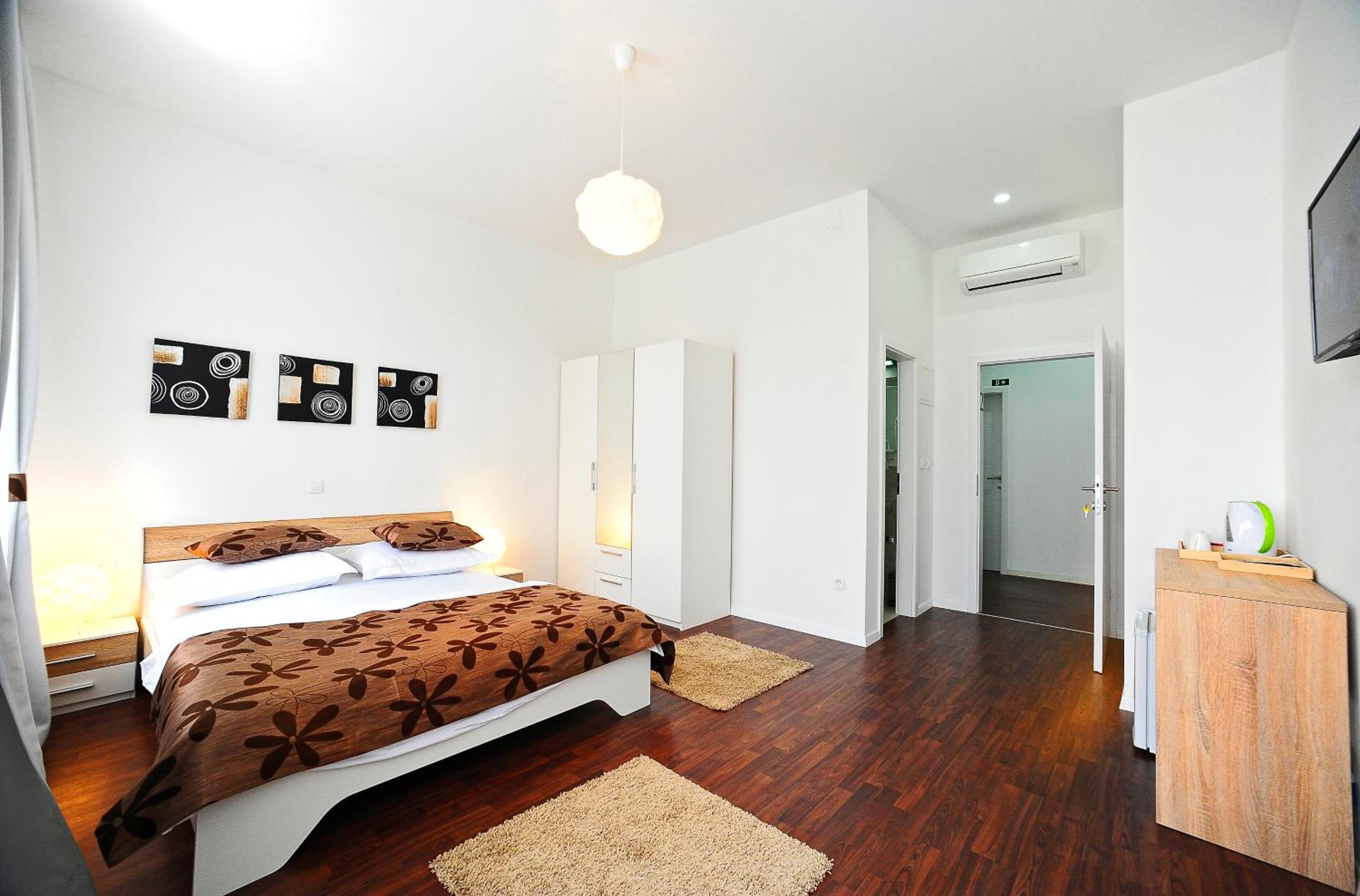 Deluxe Double Room with Extra Bed photo 1