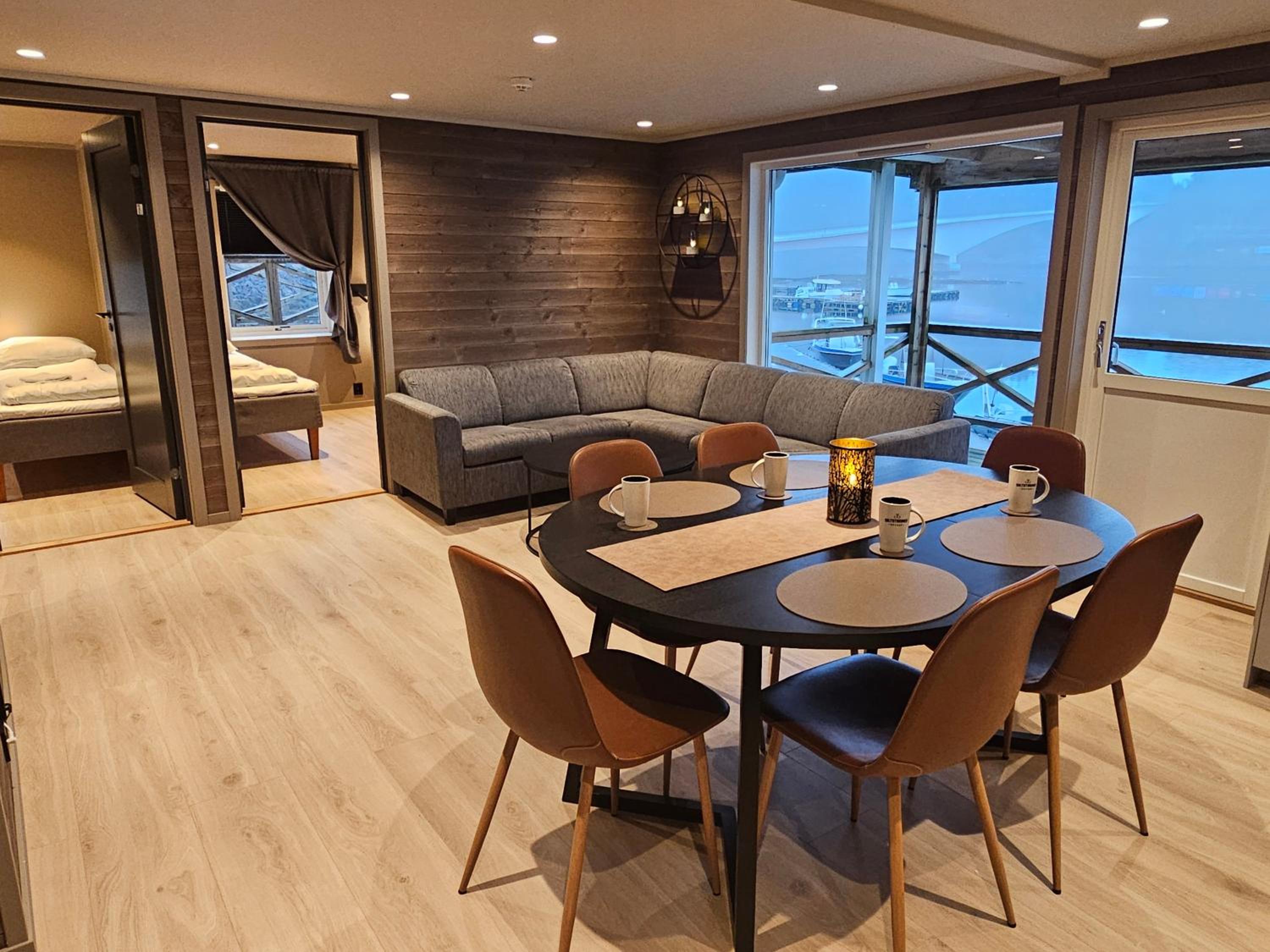 Three-Bedroom Apartment with Sea View photo 1