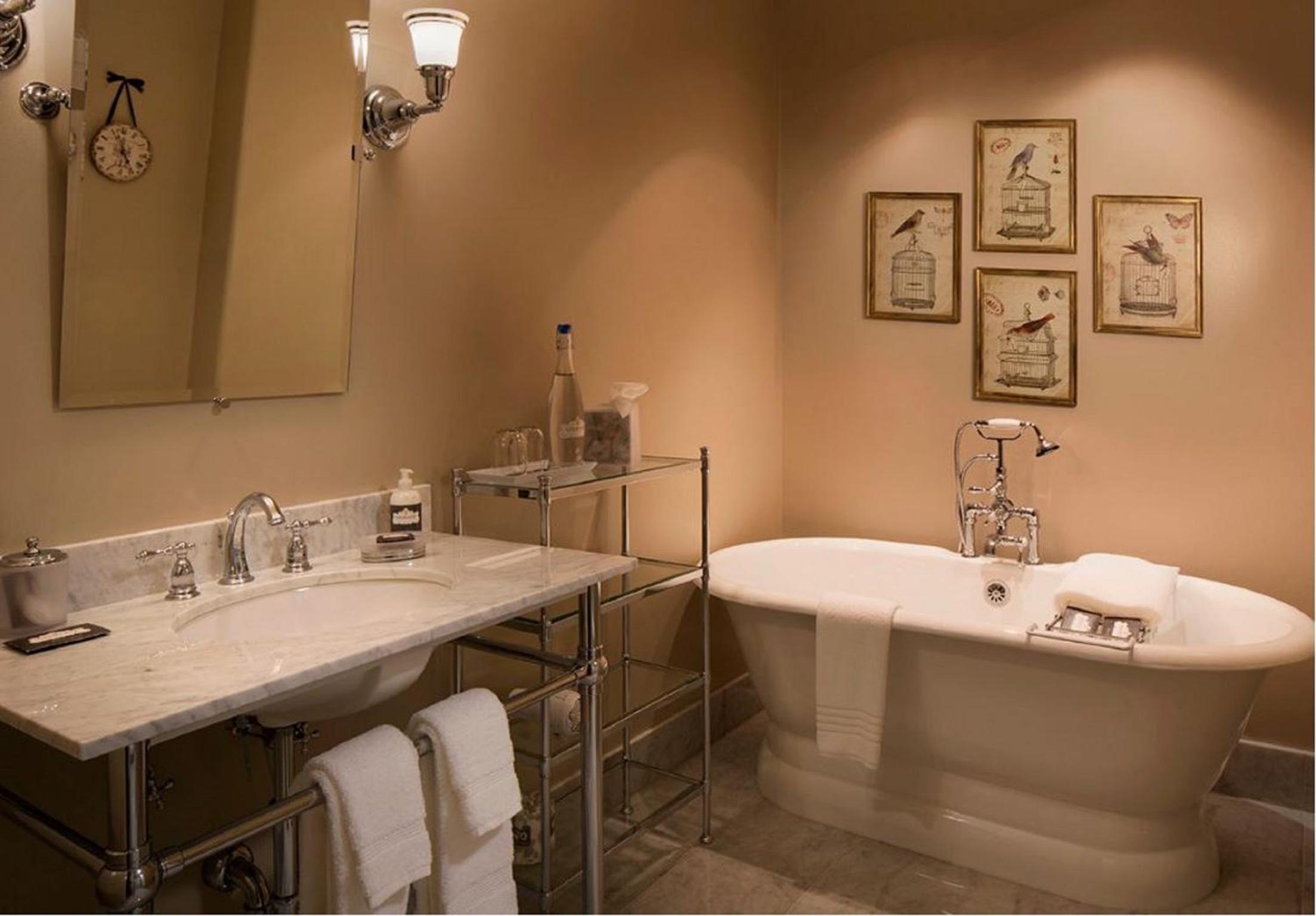 Superior King Room photo 2