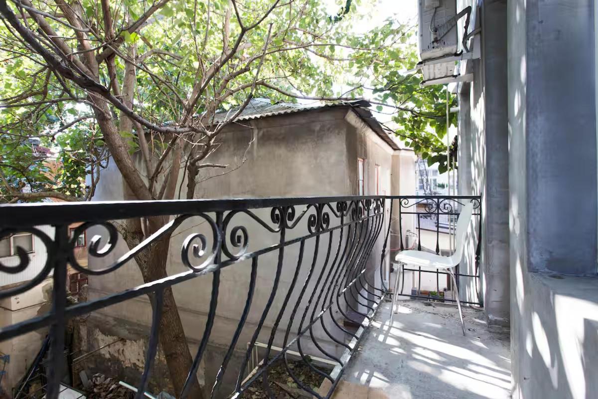 One-Bedroom Apartment with Balcony photo 3