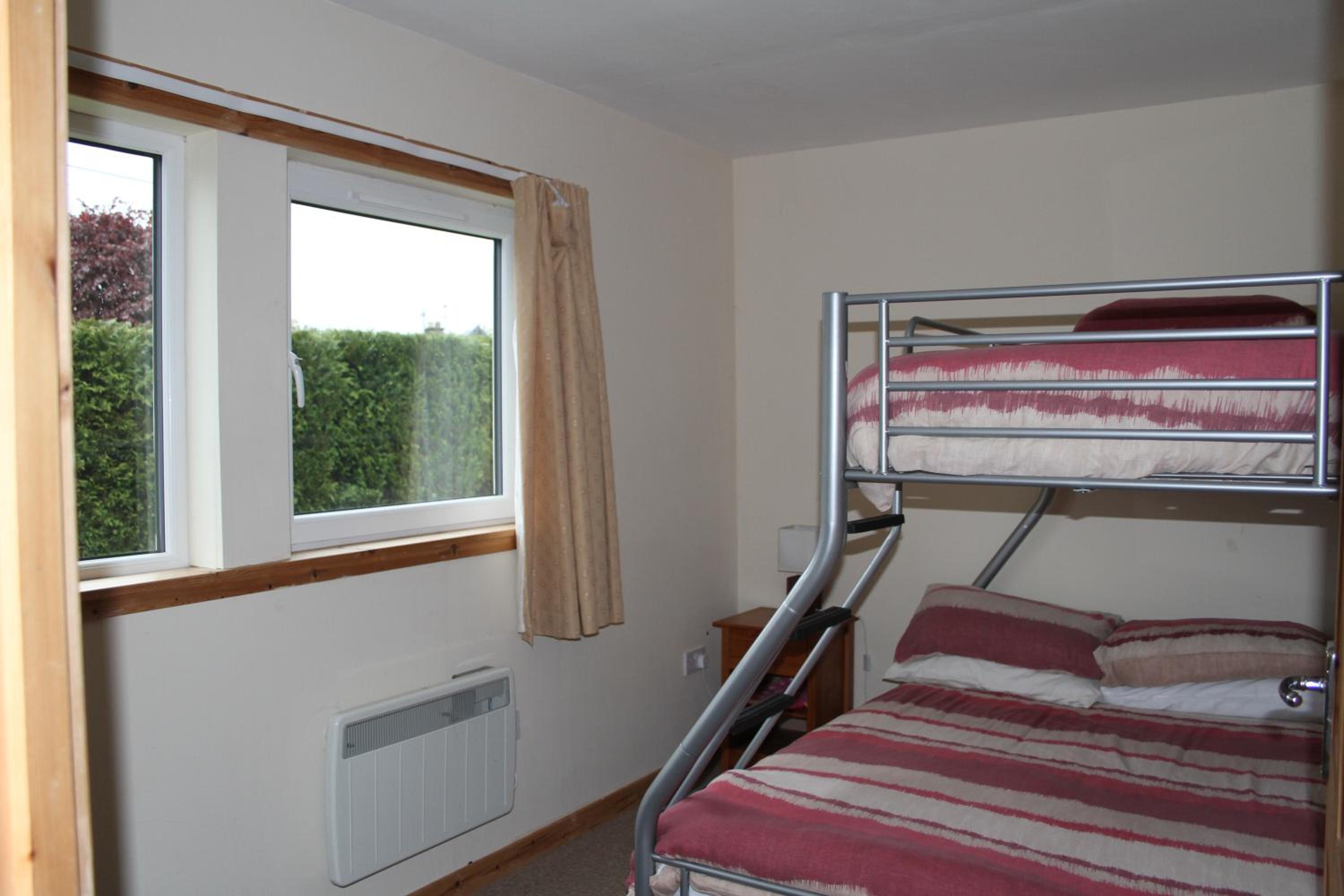 Three-Bedroom Apartment - Pet Friendly photo 2