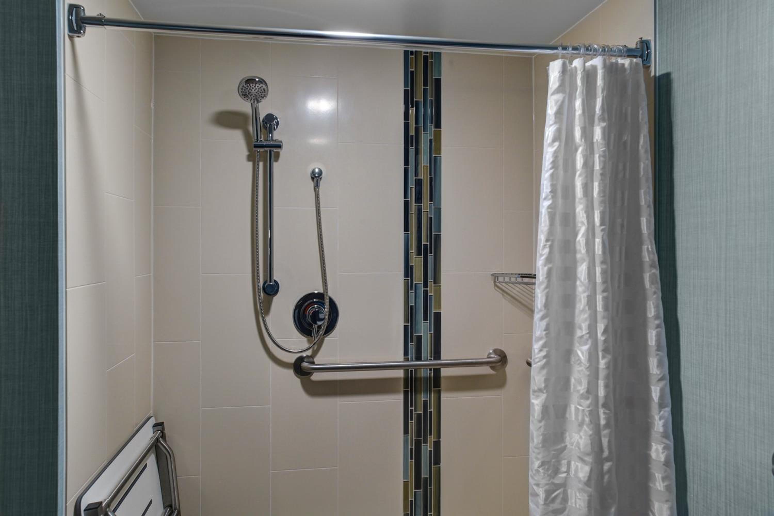 King Room with Sofa Bed and Accessible Tub - Disability Access - Photo 7