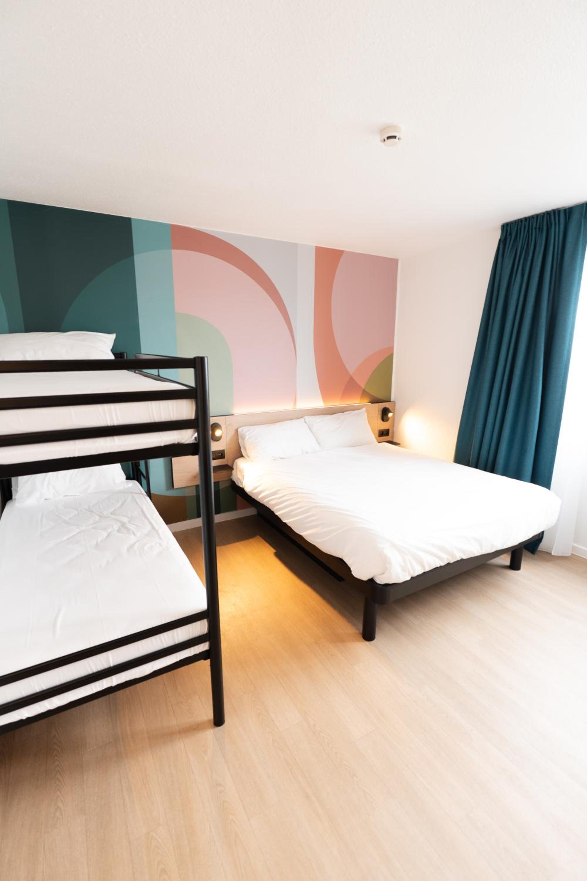 Quadruple Room - Photo 11