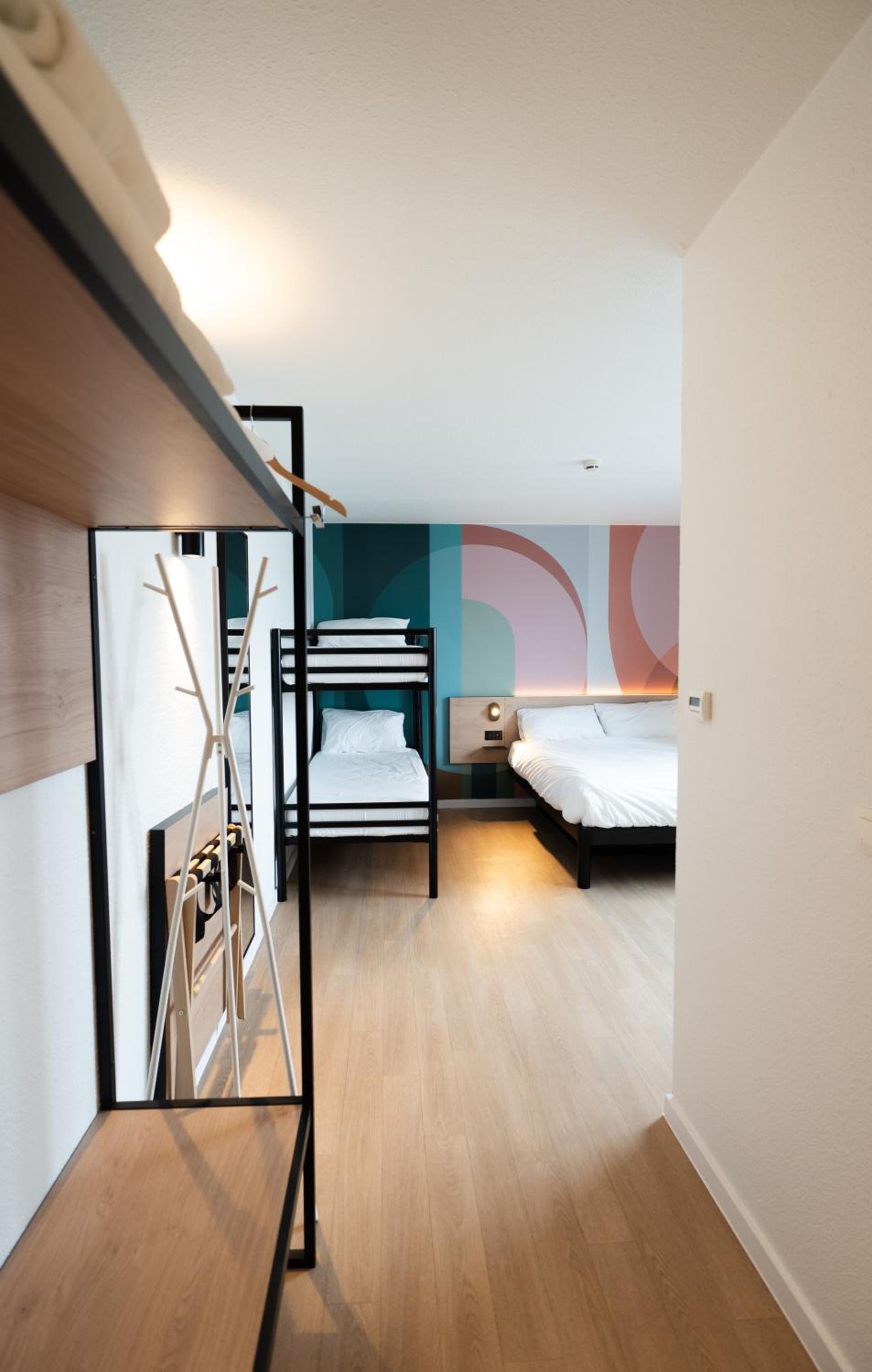 Quadruple Room - Photo 16