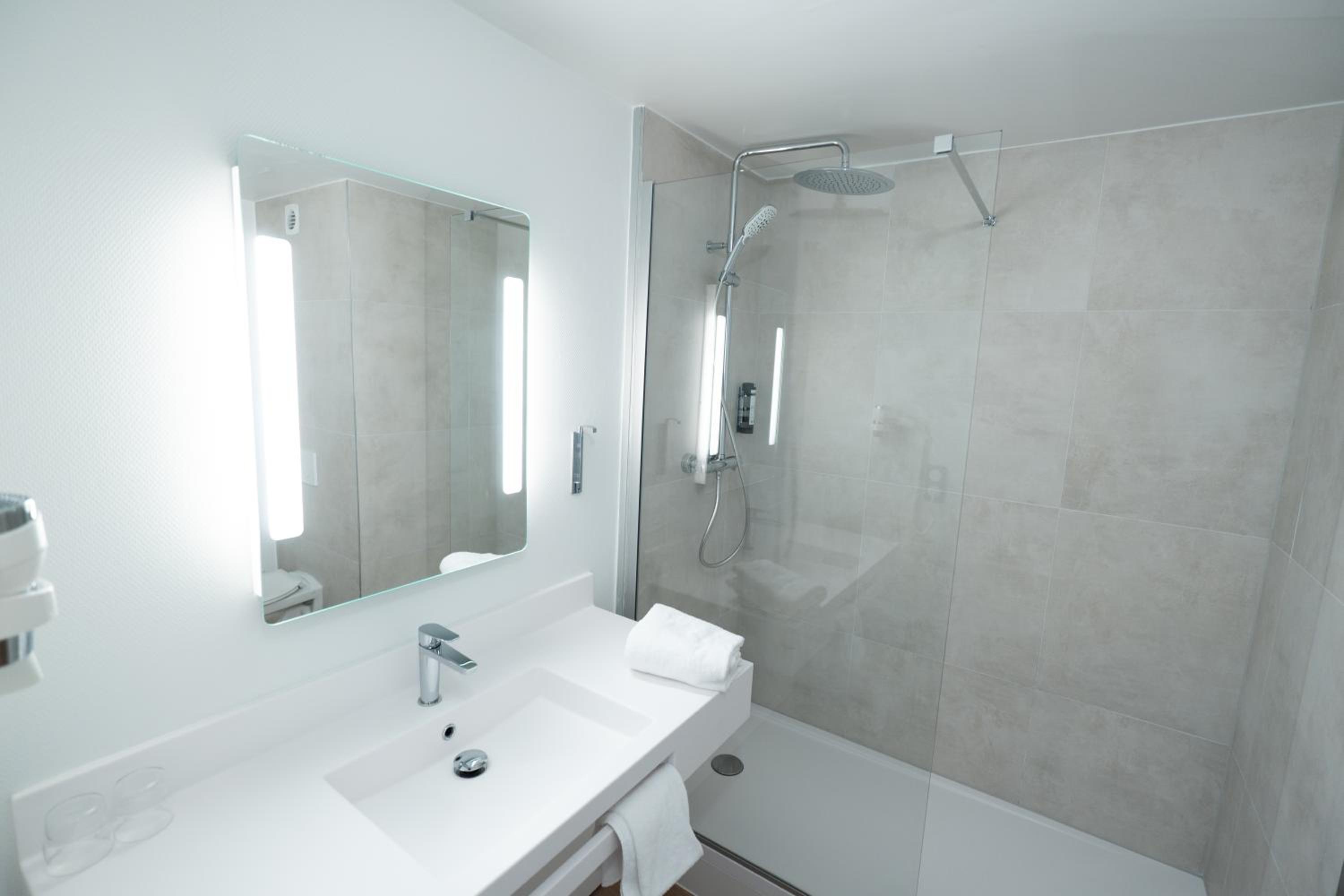 Quadruple Room - Photo 17