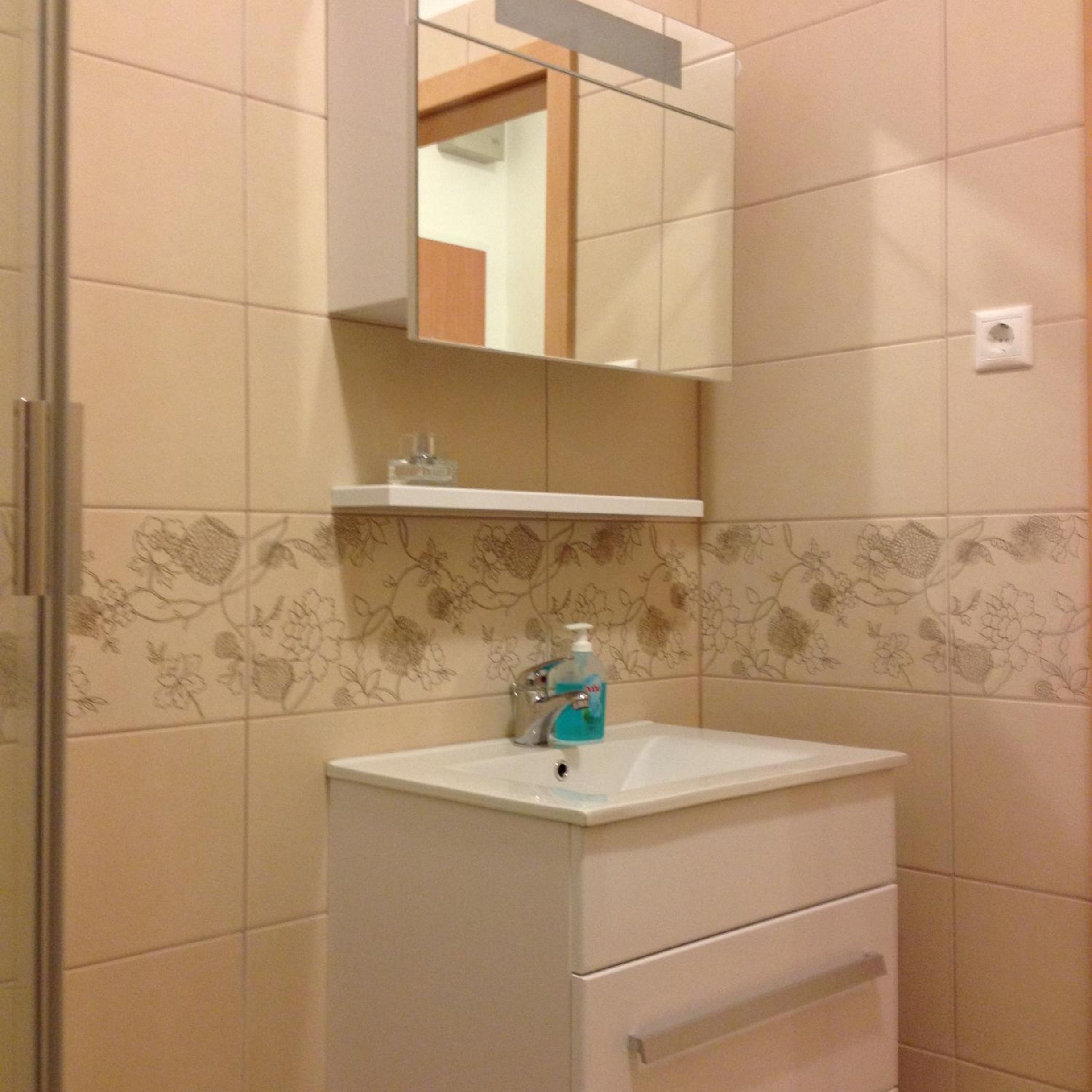One-Bedroom Apartment with Garden View - Photo 10