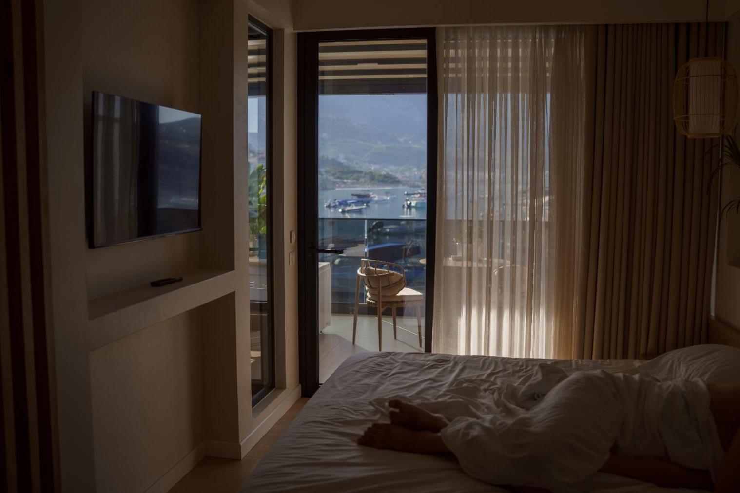Deluxe Double Room with Balcony and Sea View photo 1