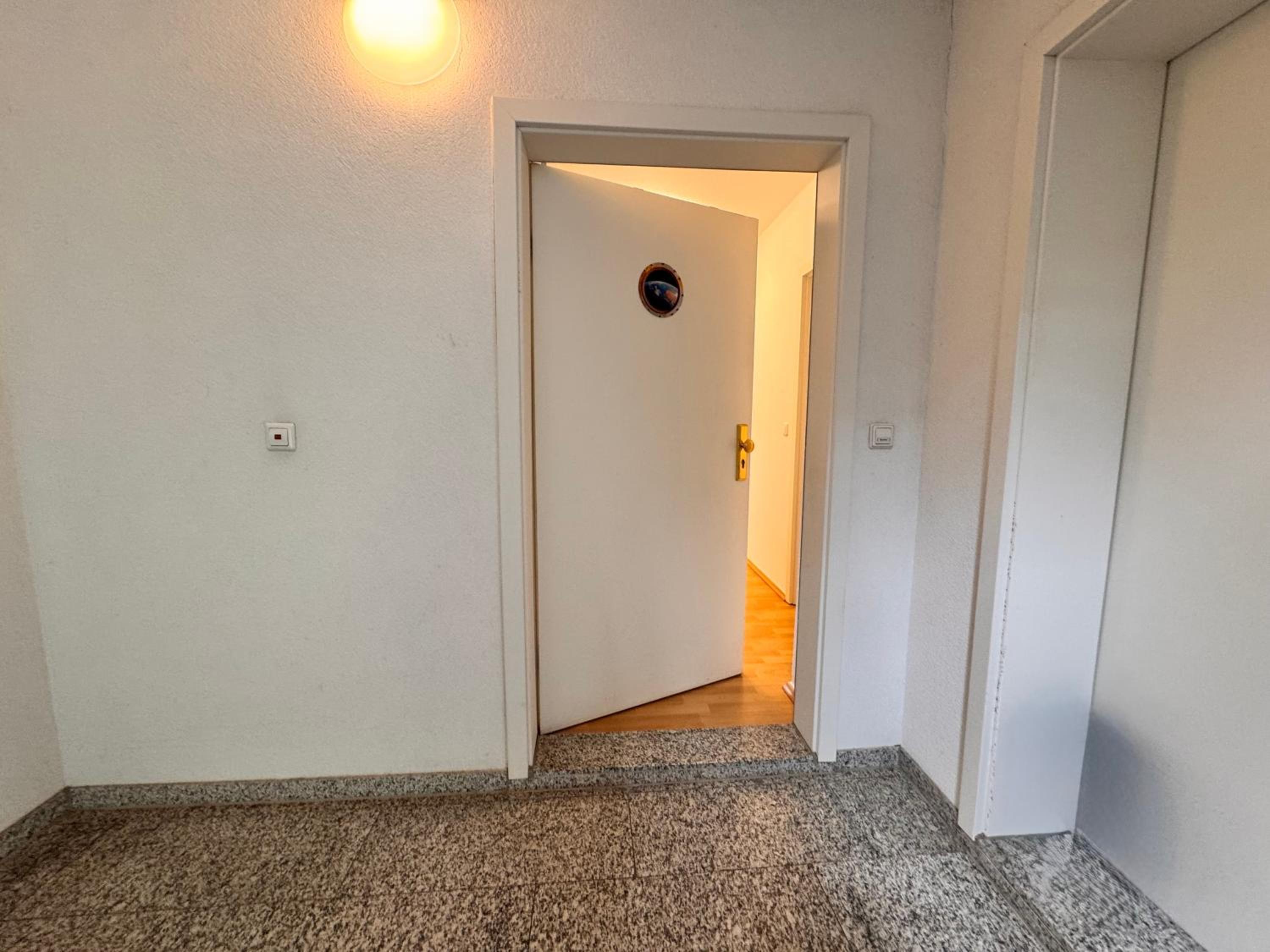 One-Bedroom Apartment - Non-Smoking photo 2