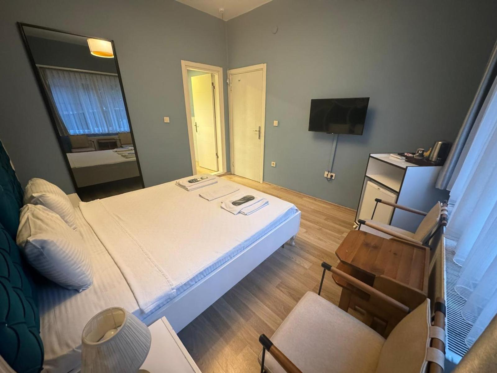 Economy Double Room photo 2