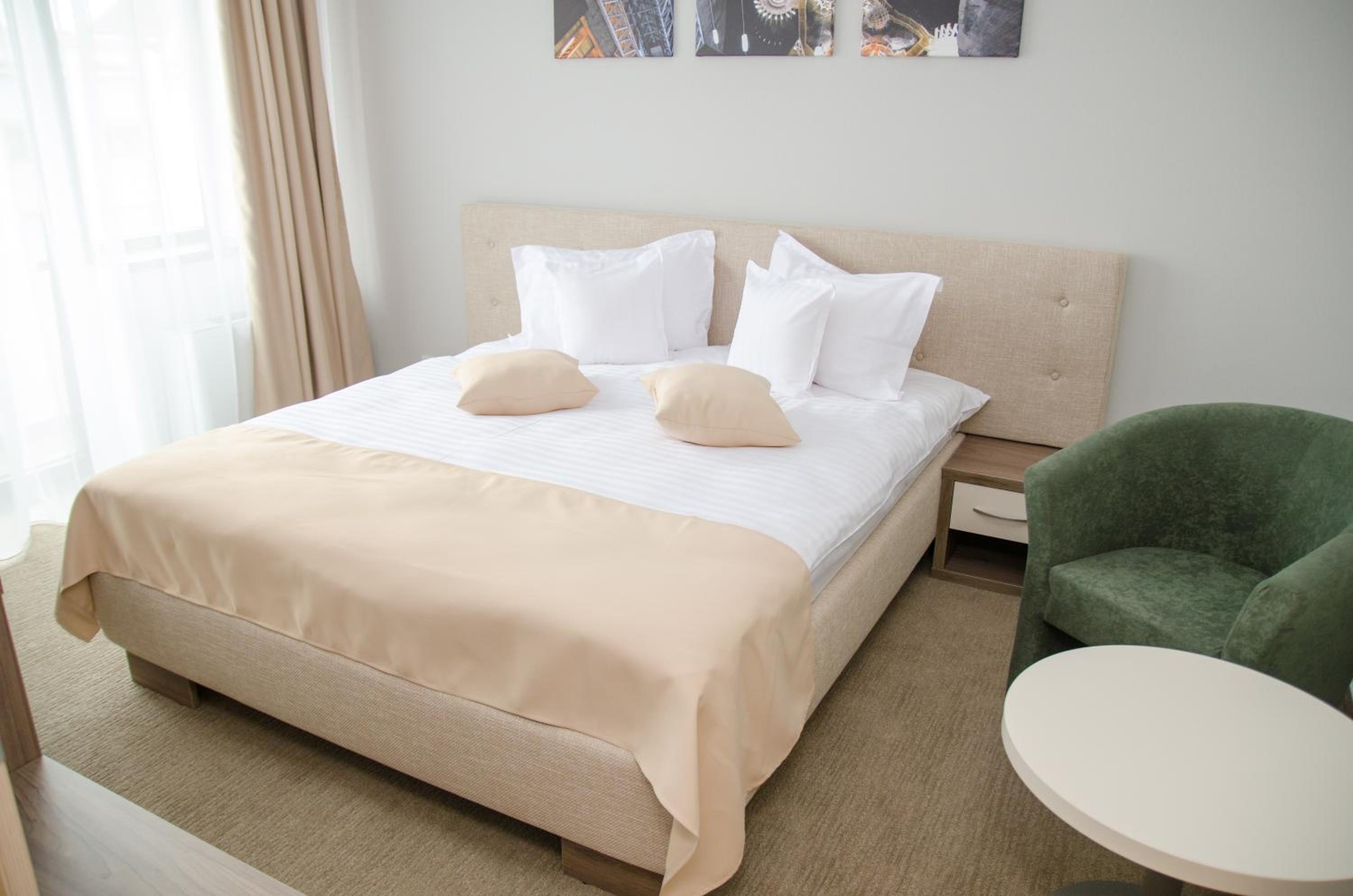 One-Bedroom Suite photo 1