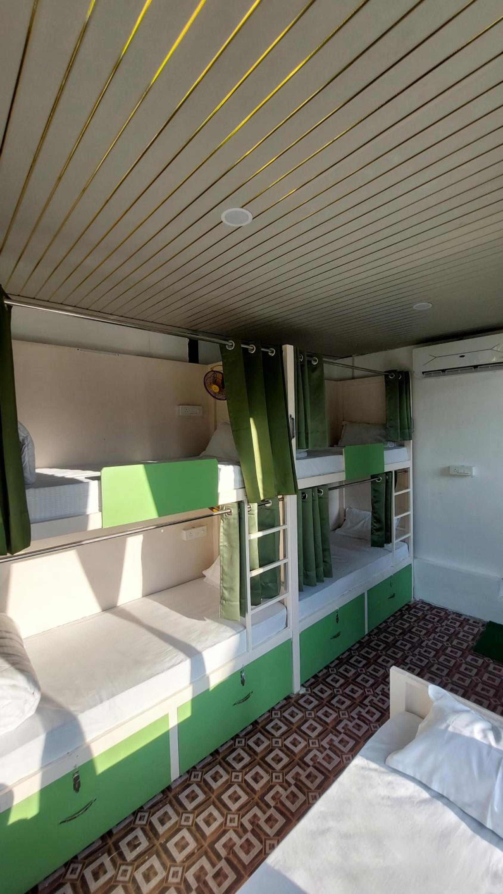 Single Bed in Mixed Dormitory Room photo 3