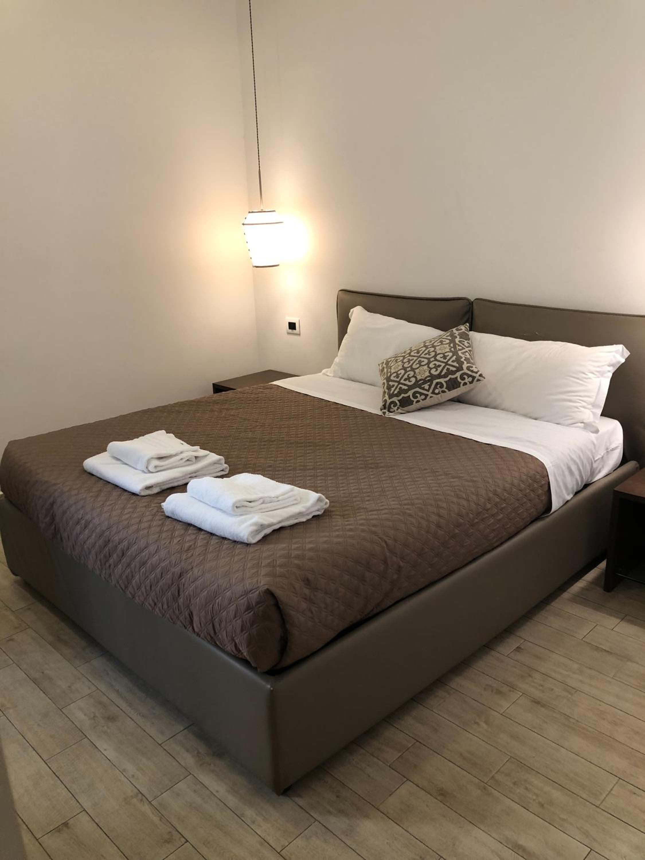 Deluxe King Room photo 2