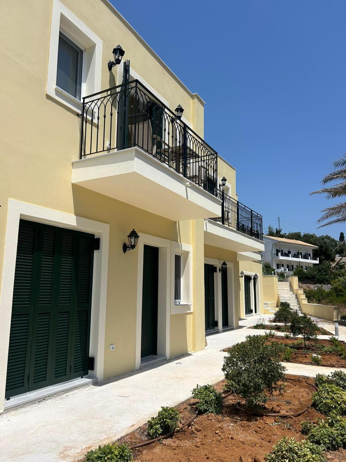 Queen Suite with Sea View