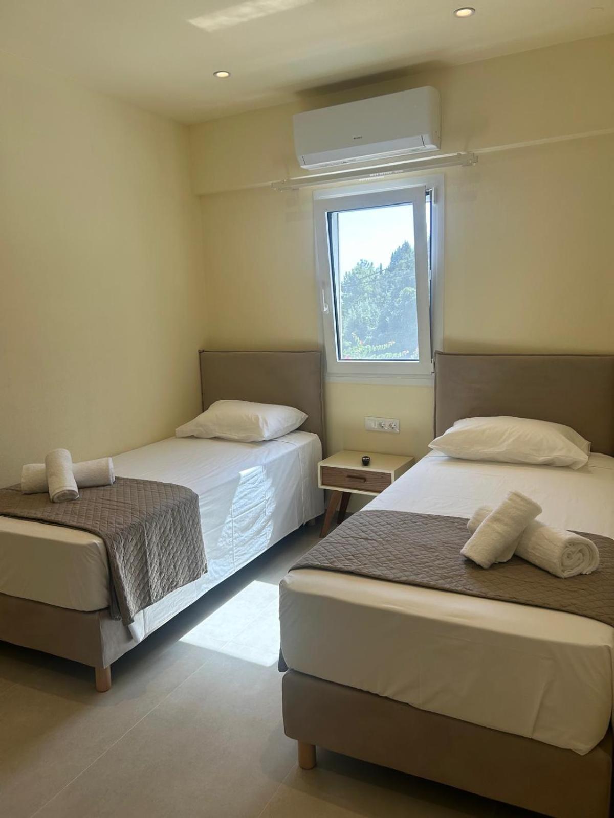 Queen Suite with Sea View